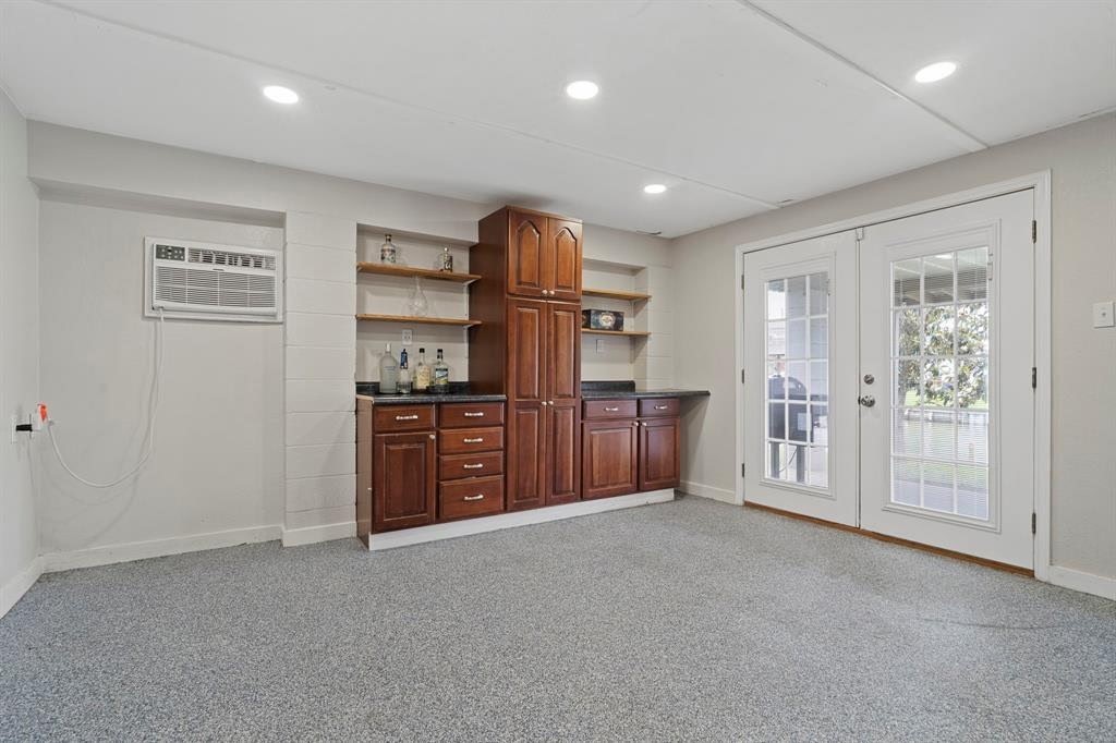 30 N Curlew Street, La Marque, TX 77568