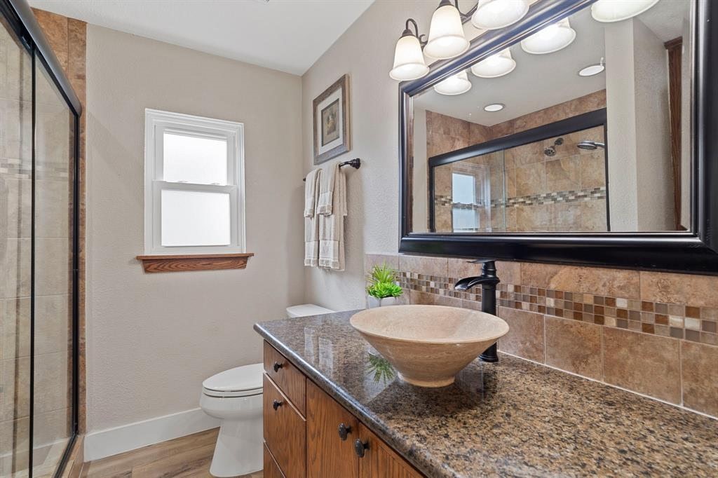 30 N Curlew Street, La Marque, TX 77568