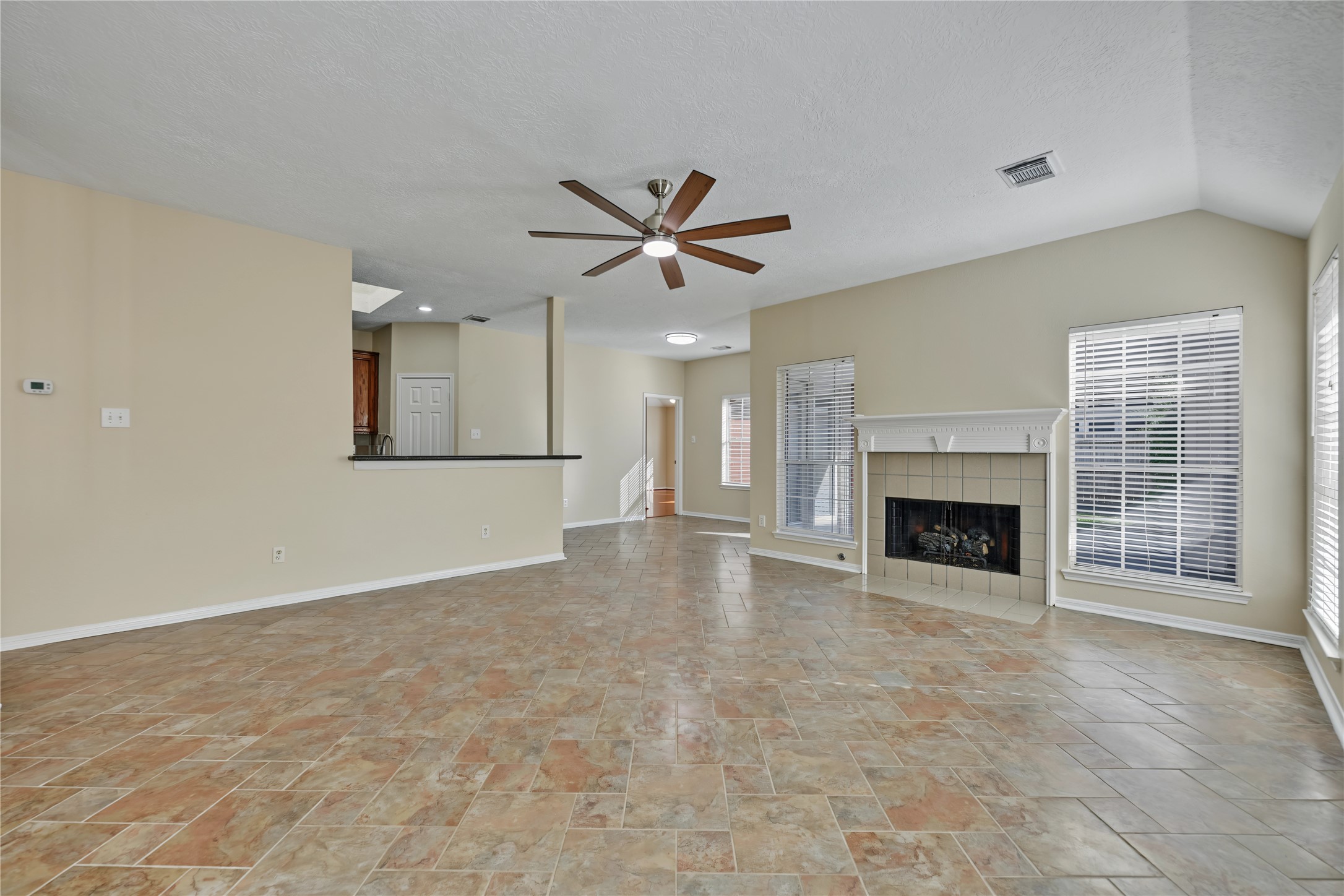 102 Crimson Bay Drive, League City, TX 77573