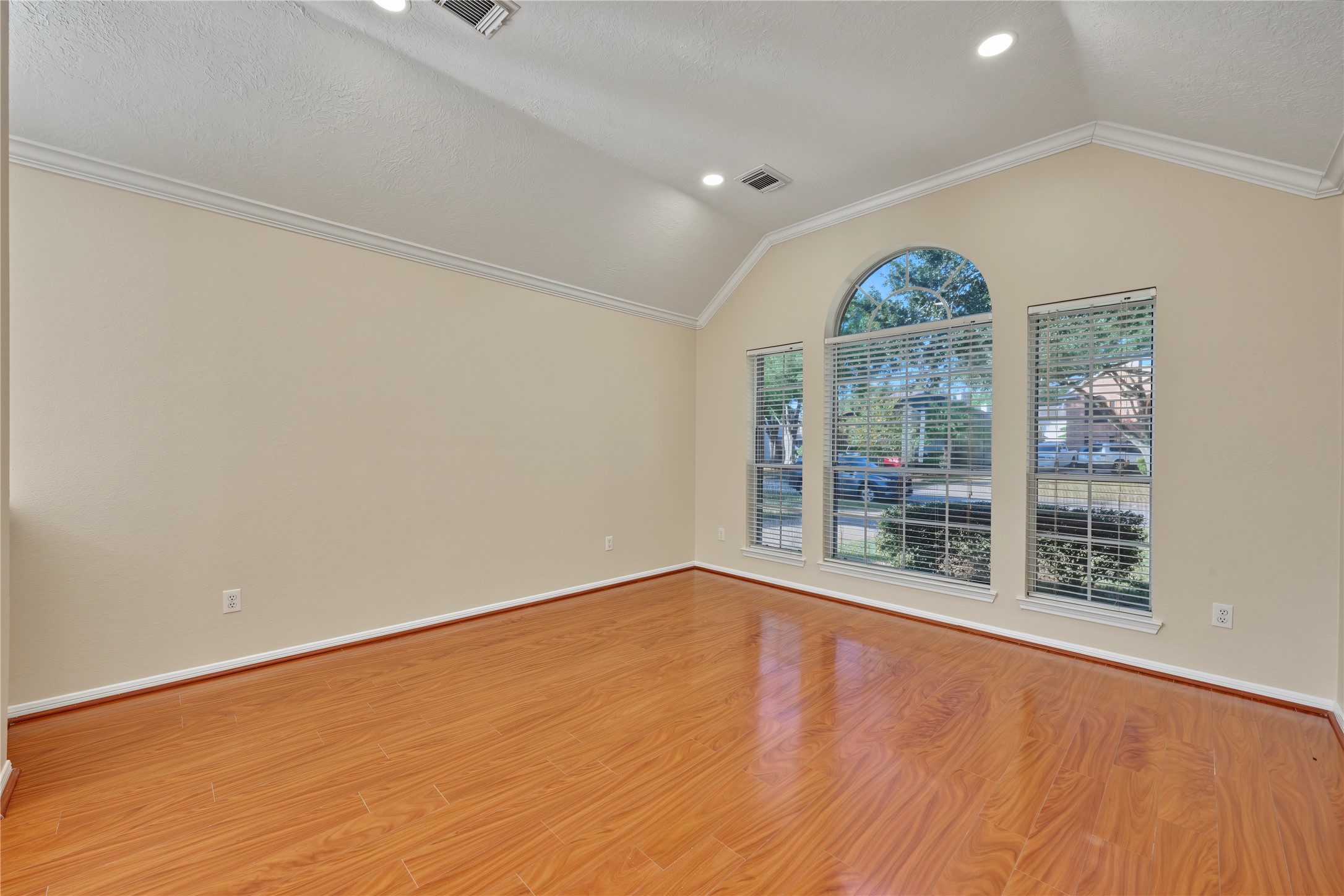102 Crimson Bay Drive, League City, TX 77573 102 Crimson Bay Drive, League City, TX 77573