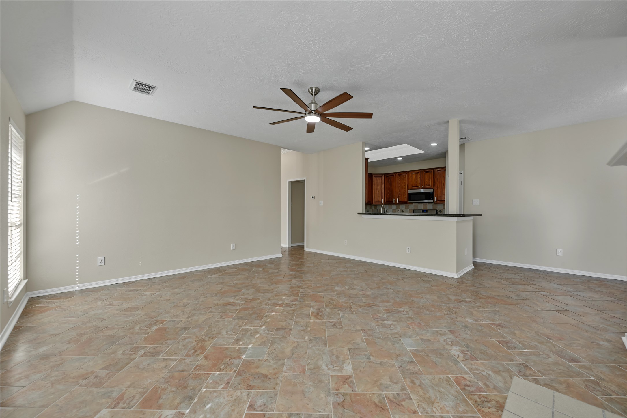 102 Crimson Bay Drive, League City, TX 77573