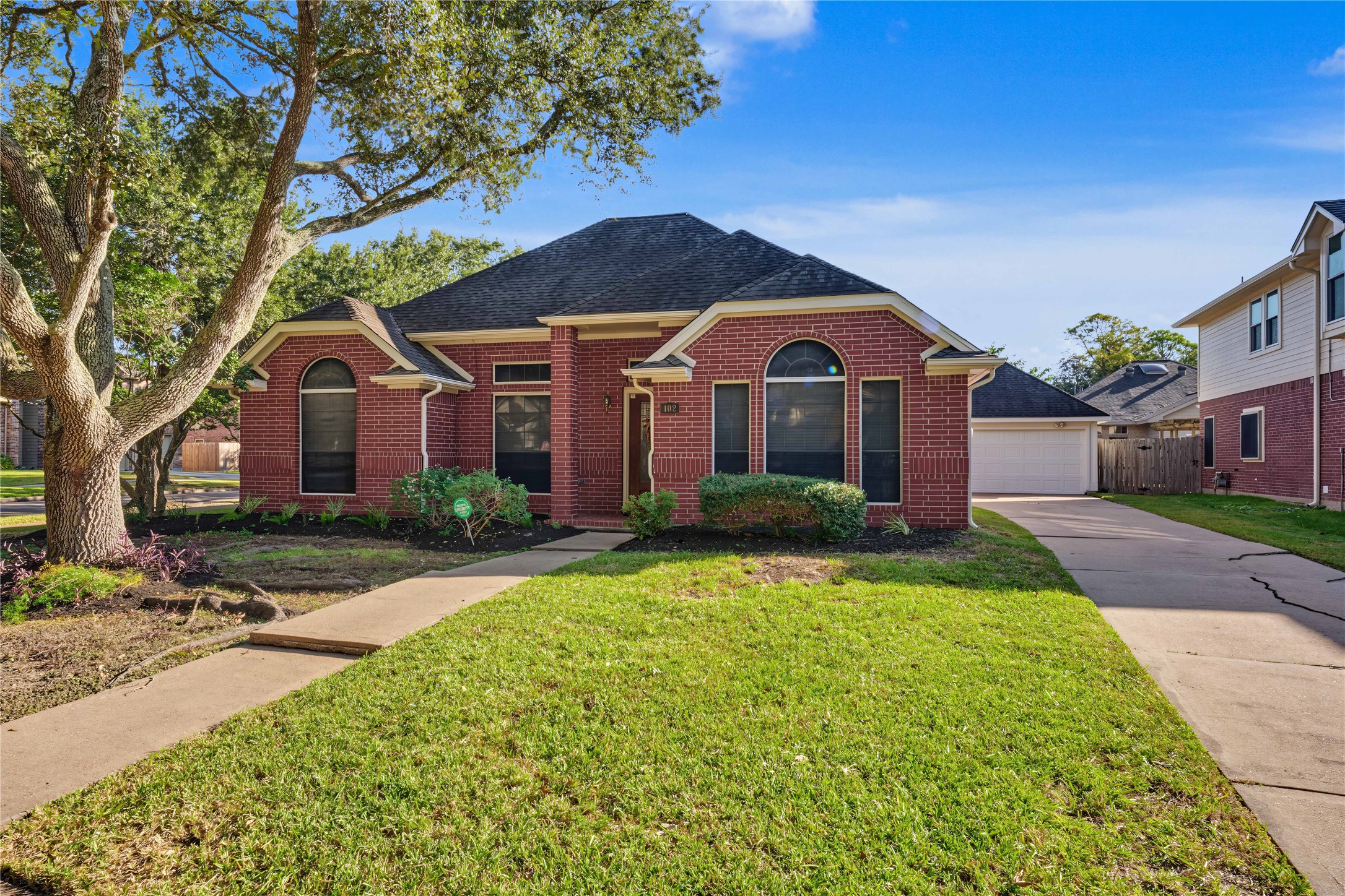 102 Crimson Bay Drive, League City, TX 77573 102 Crimson Bay Drive, League City, TX 77573
