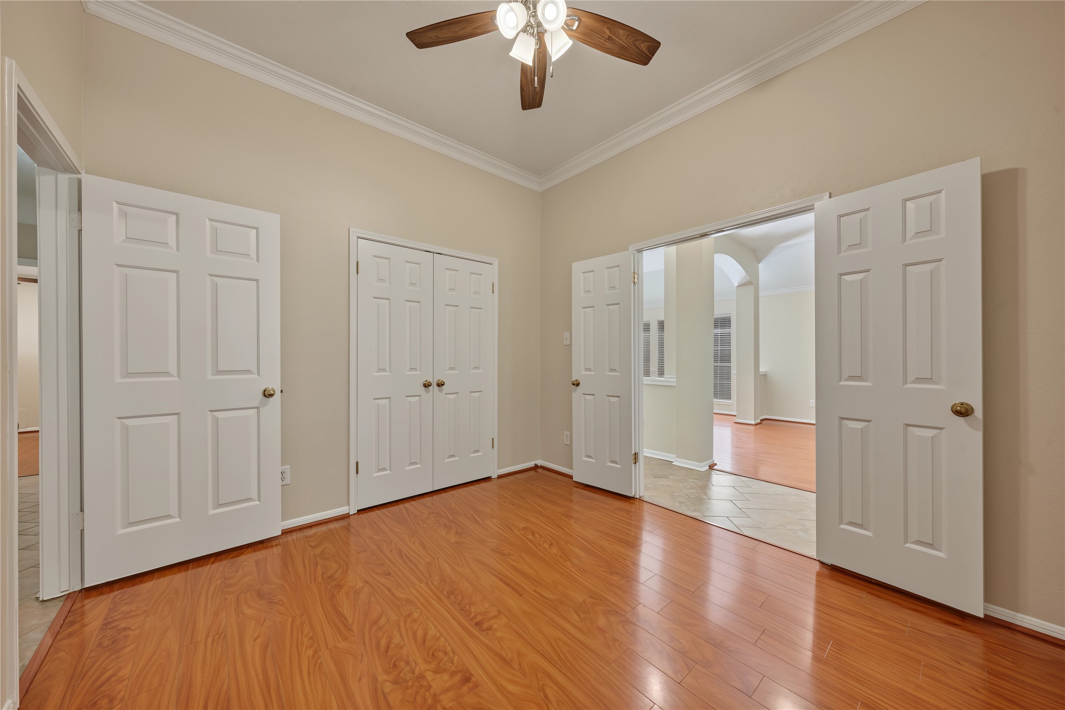 102 Crimson Bay Drive, League City, TX 77573