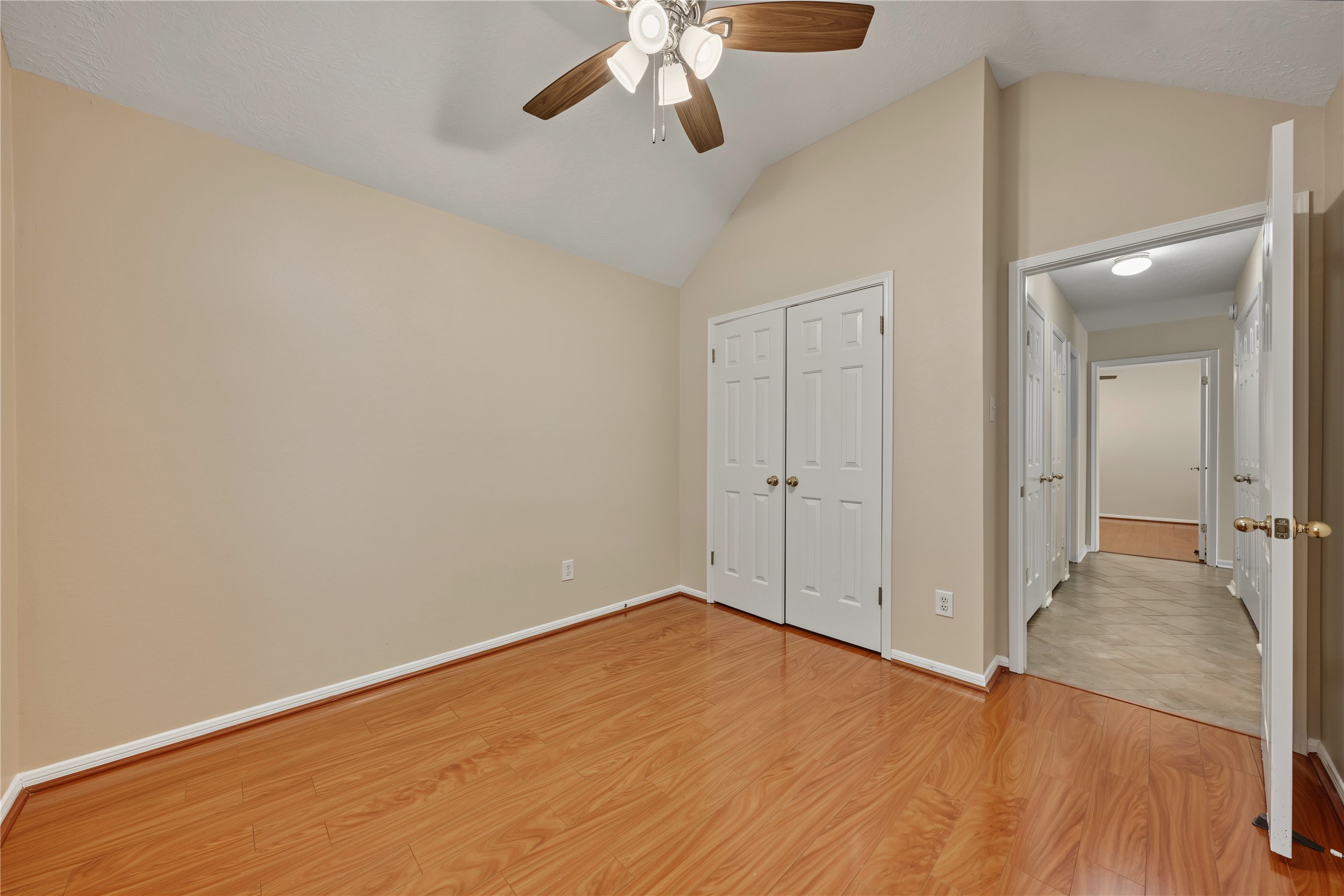 102 Crimson Bay Drive, League City, TX 77573