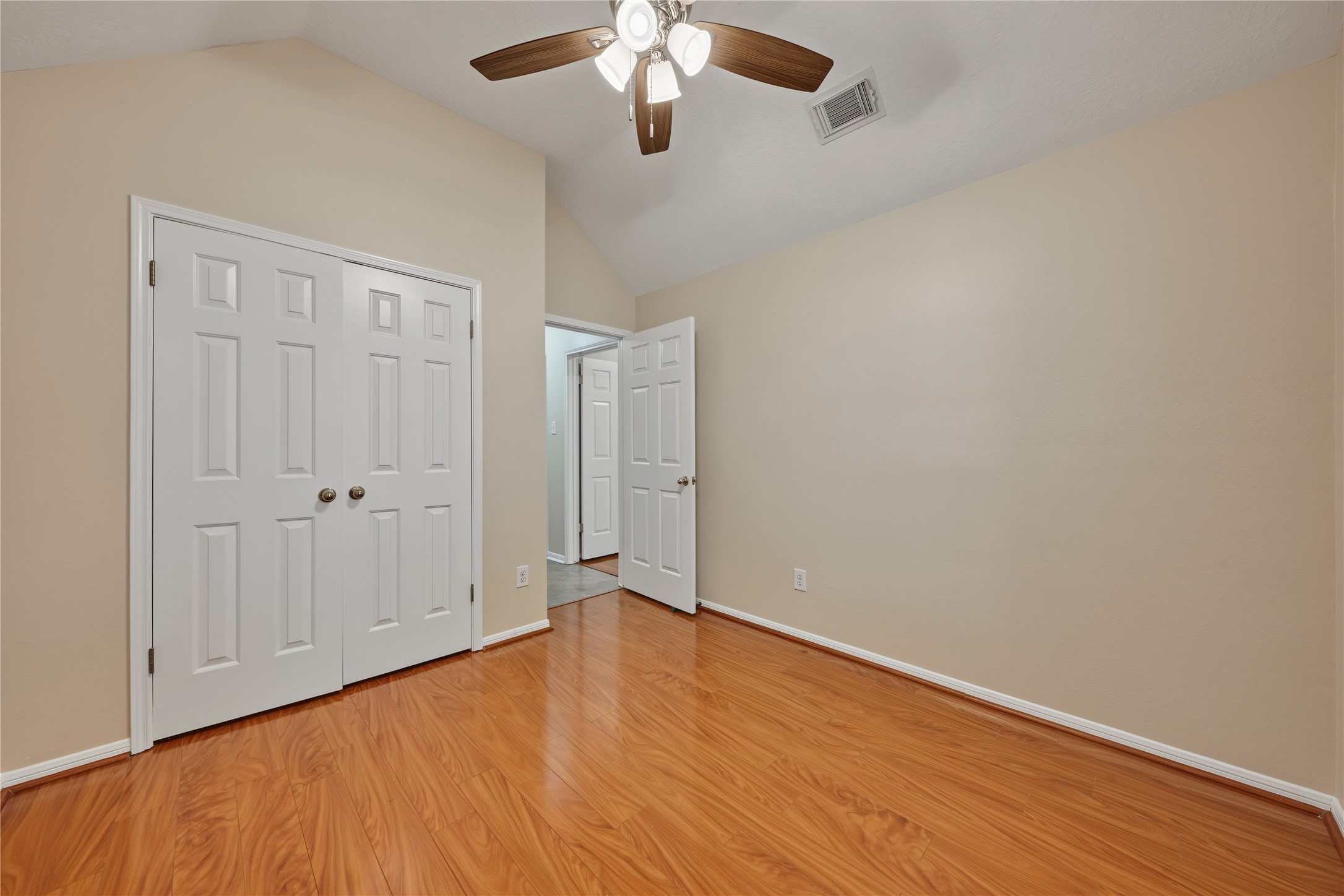 102 Crimson Bay Drive, League City, TX 77573