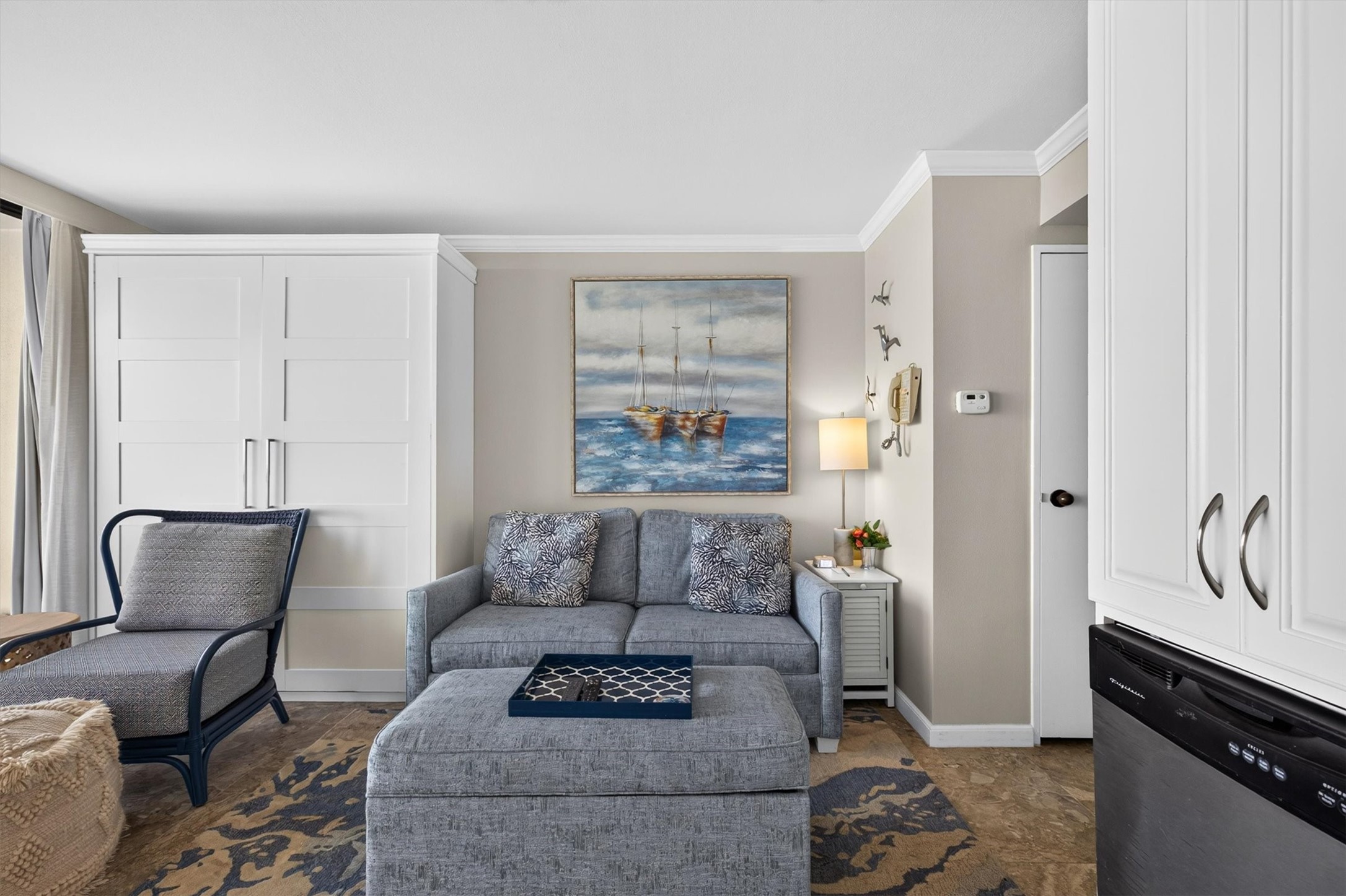 STUDIO UNIT 737D