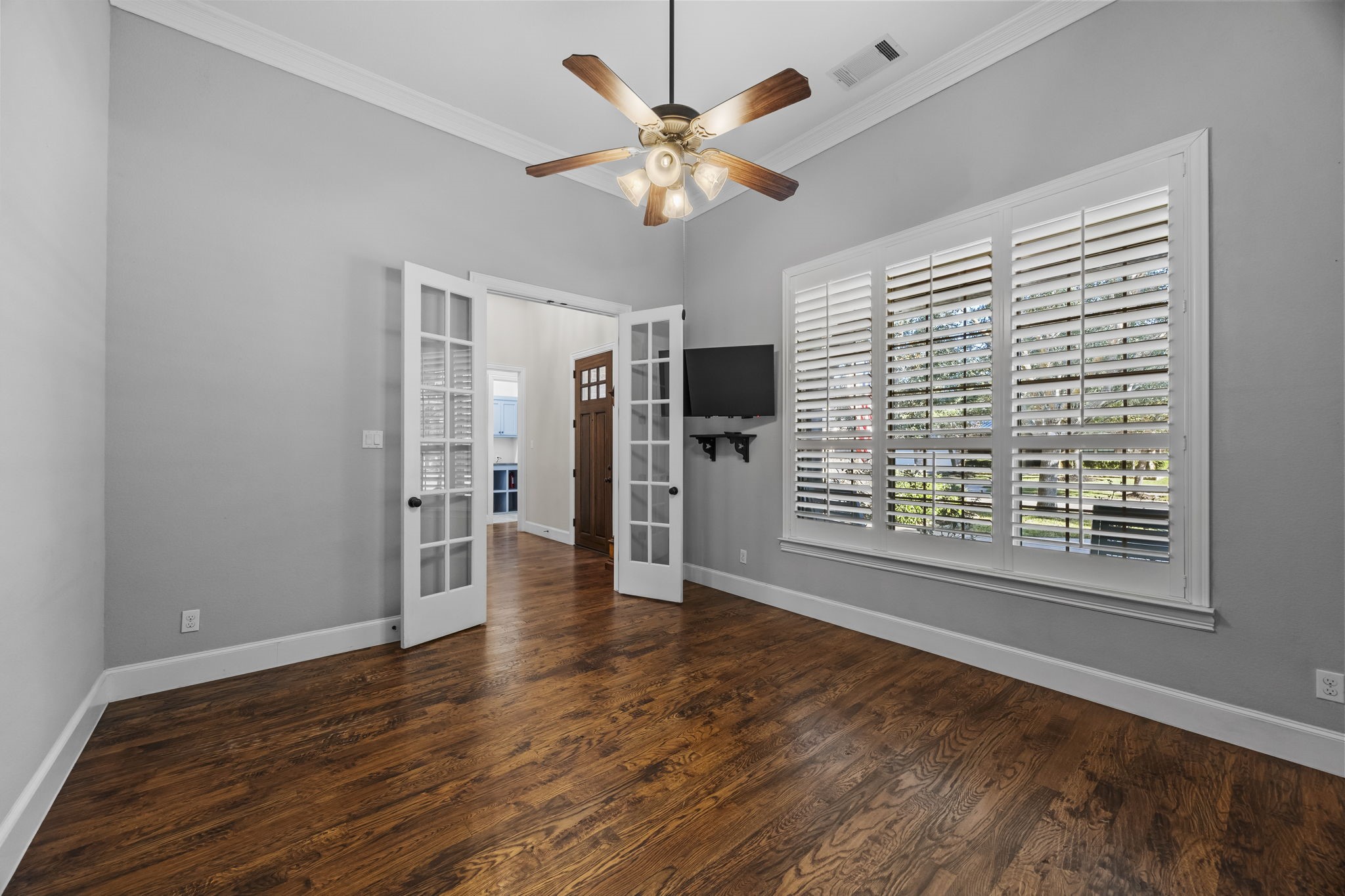 Home office/flex room offers many uses.