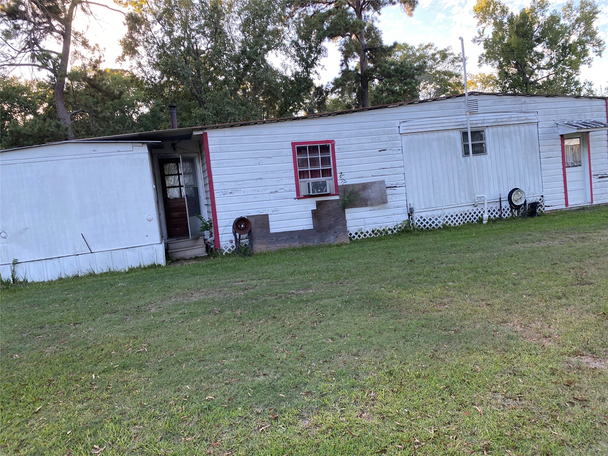 For Sale - AS IS - Mobile home with workshop off FM2090