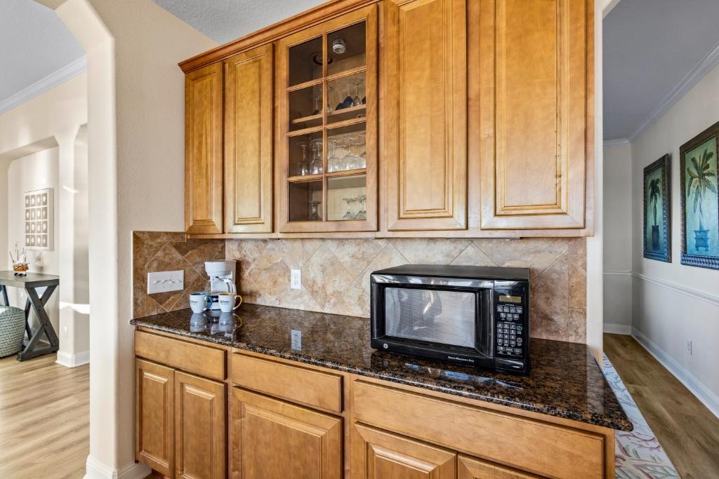 1108 Highway 87, Gilchrist, TX 77617