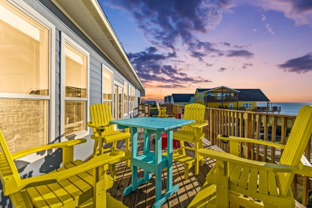 1108 Highway 87, Gilchrist, TX 77617