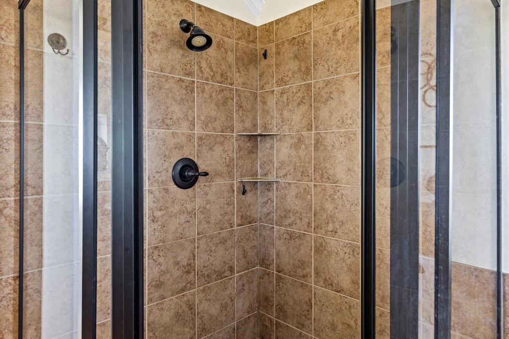 1108 Highway 87, Gilchrist, TX 77617