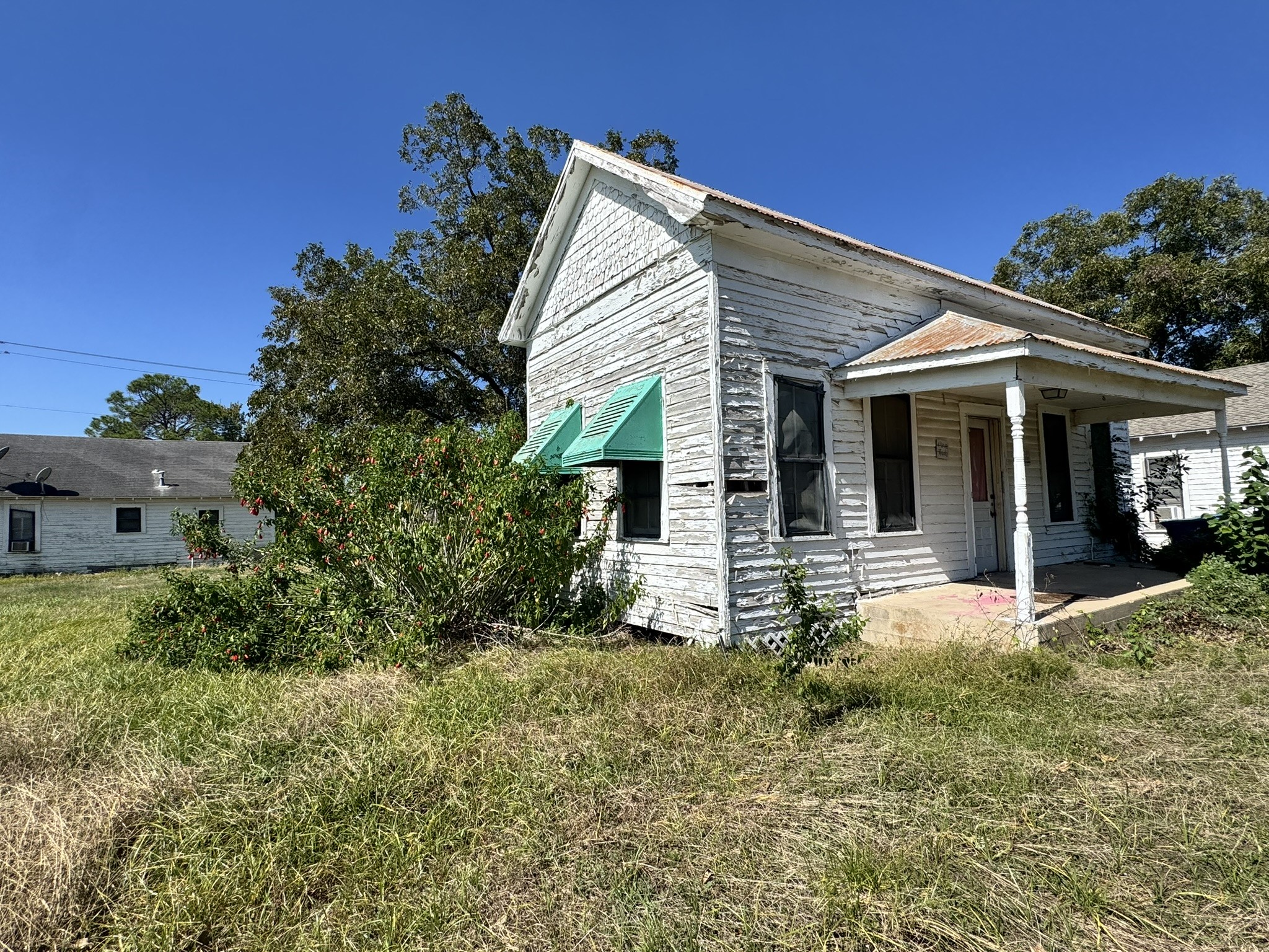 645 7th Street, Hempstead, TX 77445 645 7th Street, Hempstead, TX 77445