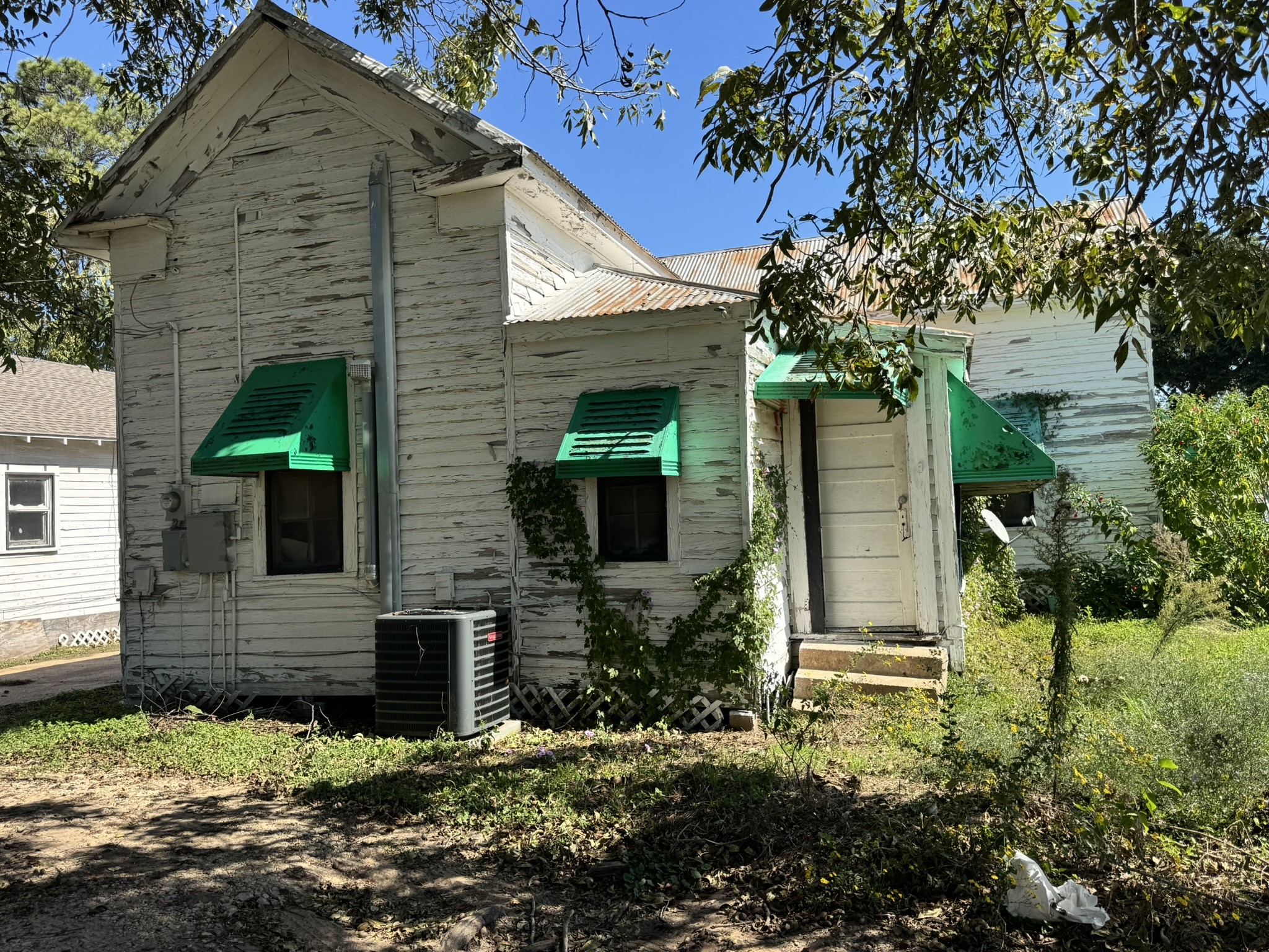 645 7th Street, Hempstead, TX 77445 645 7th Street, Hempstead, TX 77445