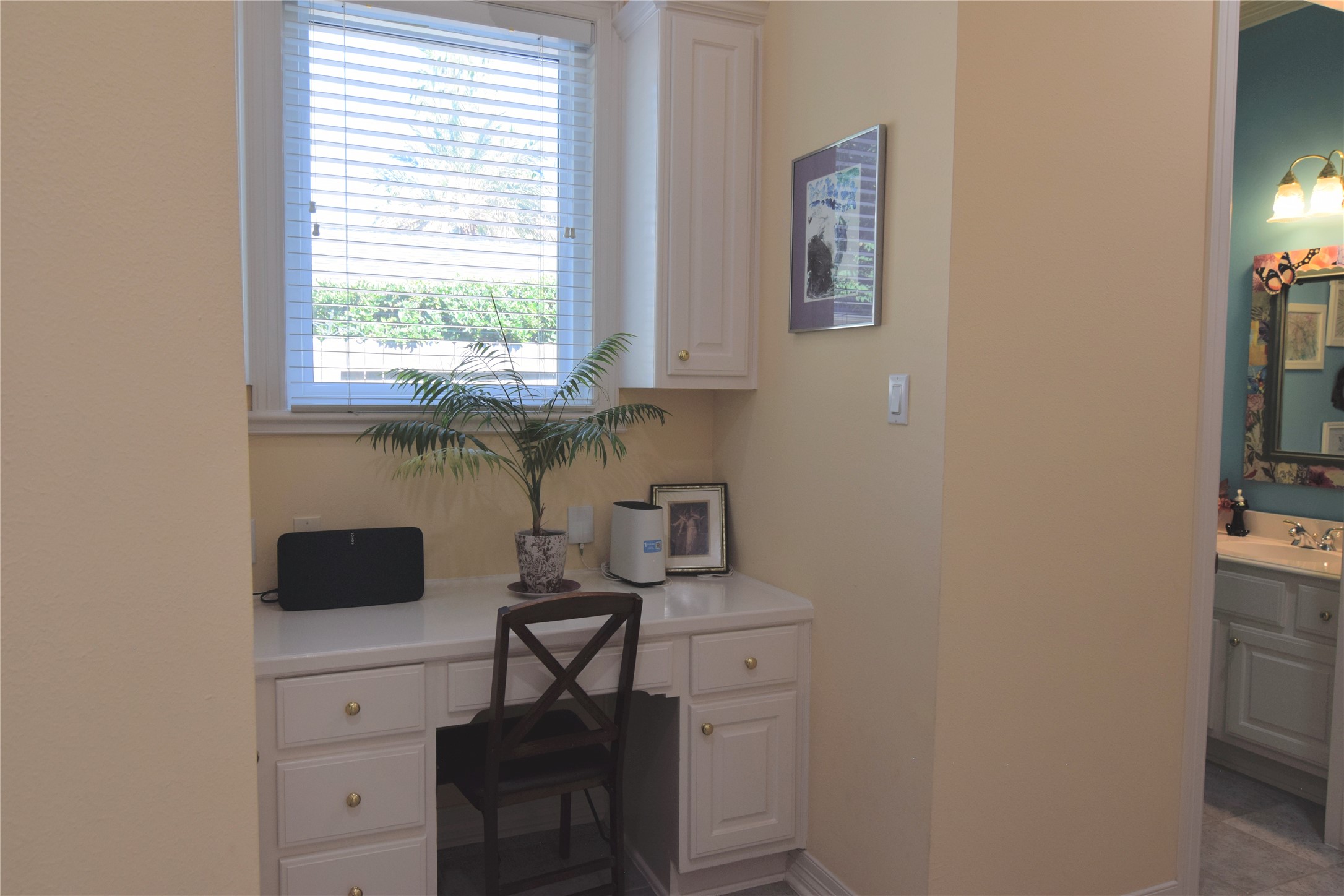 Built-In Workstation