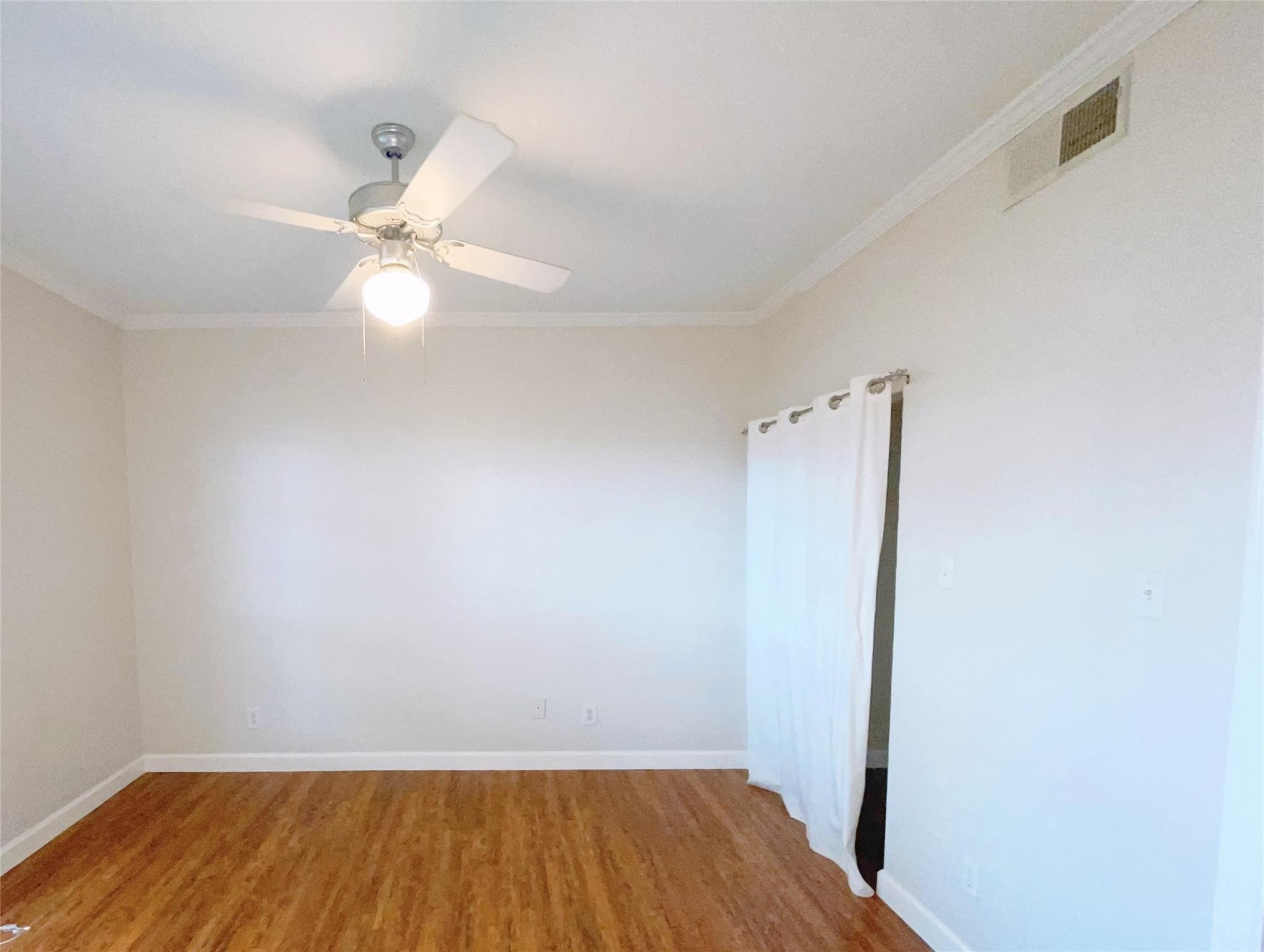Secondary bedroom