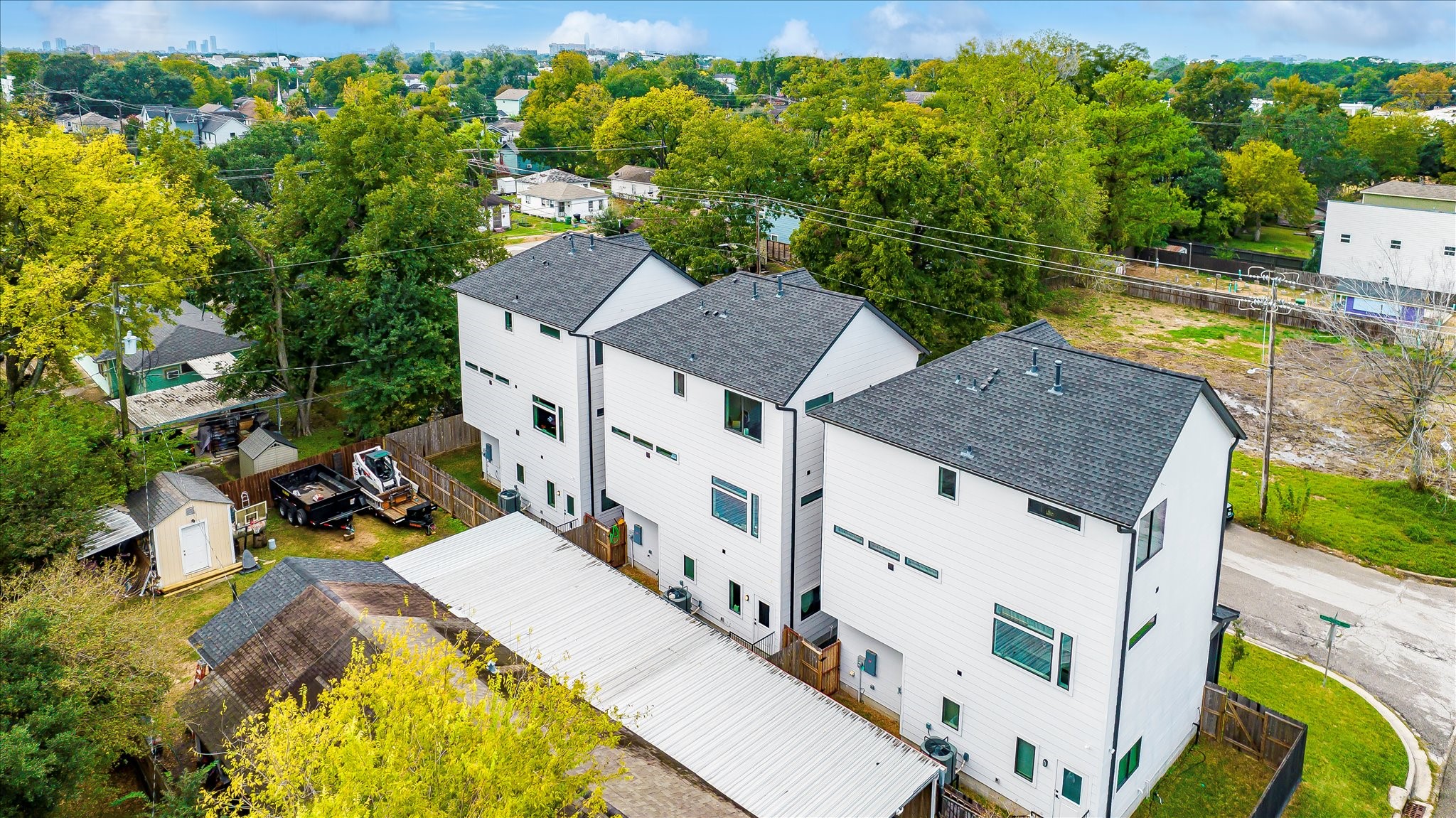 Prime central Houston location offering quick access to Downtown, The Galleria, The Heights, Garden Oaks, Oak Forest, and major freeways.