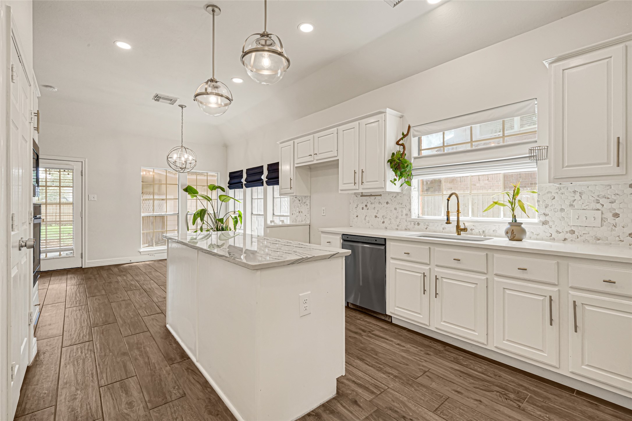 4122 Echo Mountain Drive, Houston, TX 77345