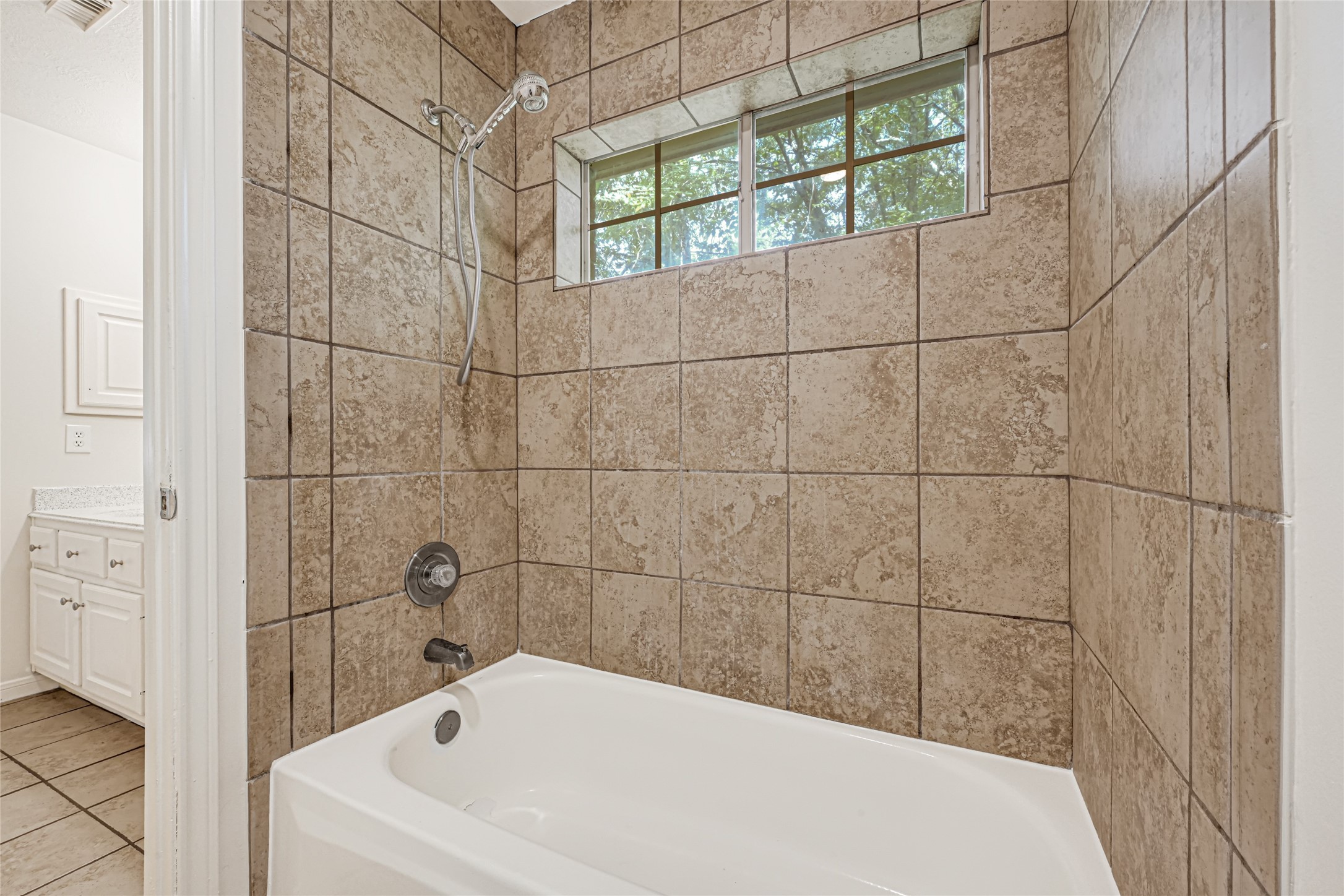 4122 Echo Mountain Drive, Houston, TX 77345