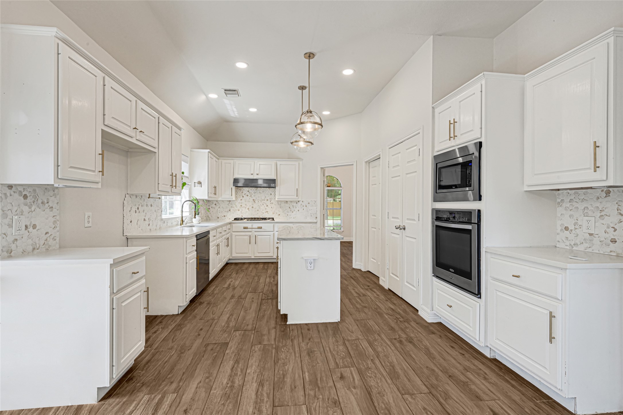 4122 Echo Mountain Drive, Houston, TX 77345