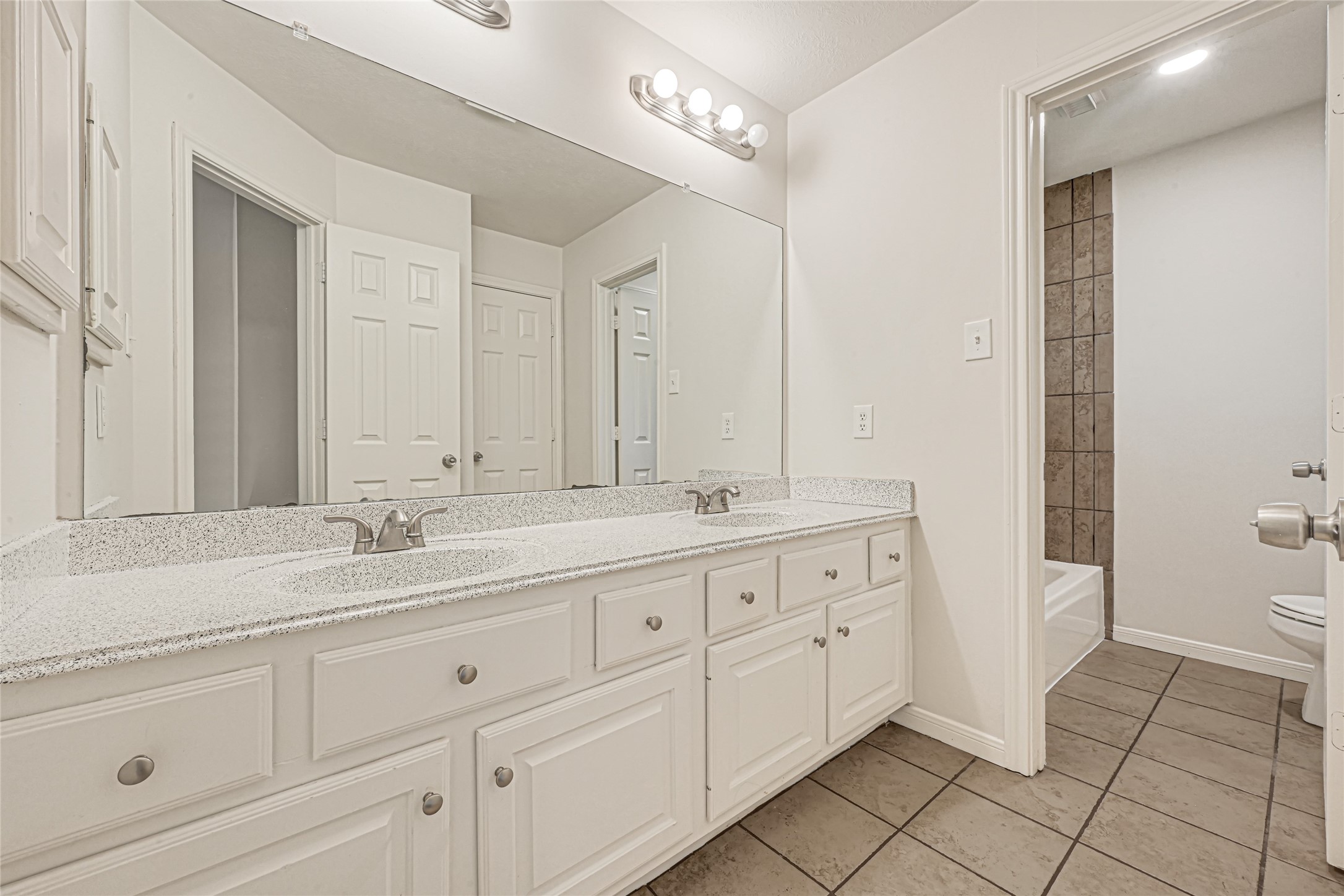 4122 Echo Mountain Drive, Houston, TX 77345