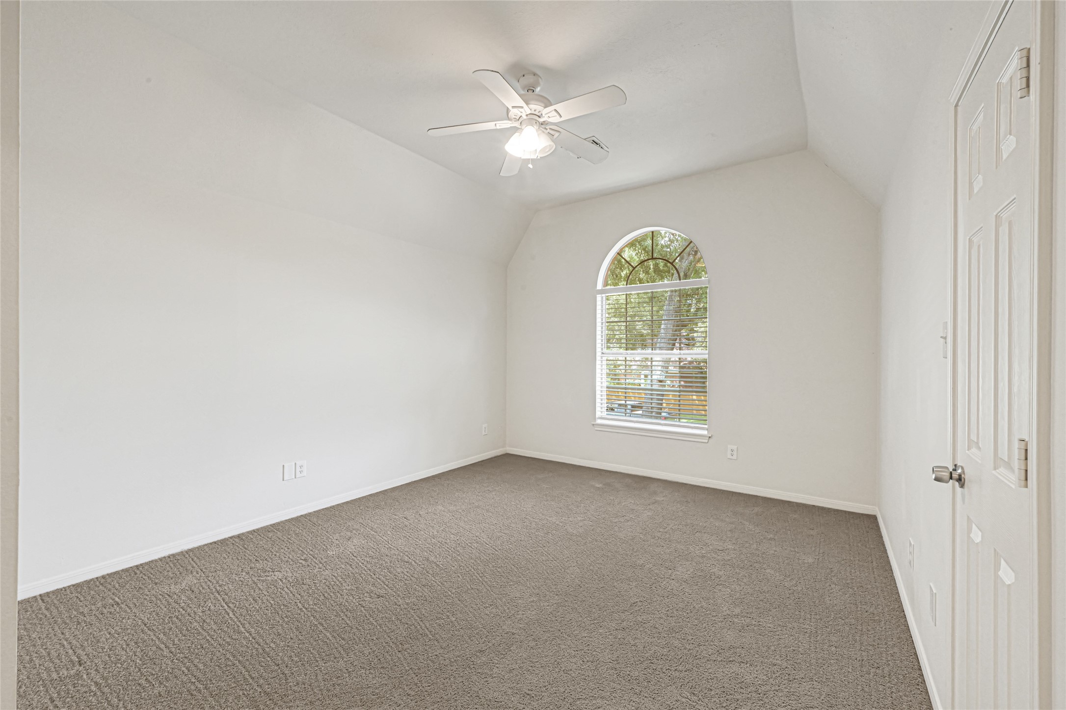 4122 Echo Mountain Drive, Houston, TX 77345