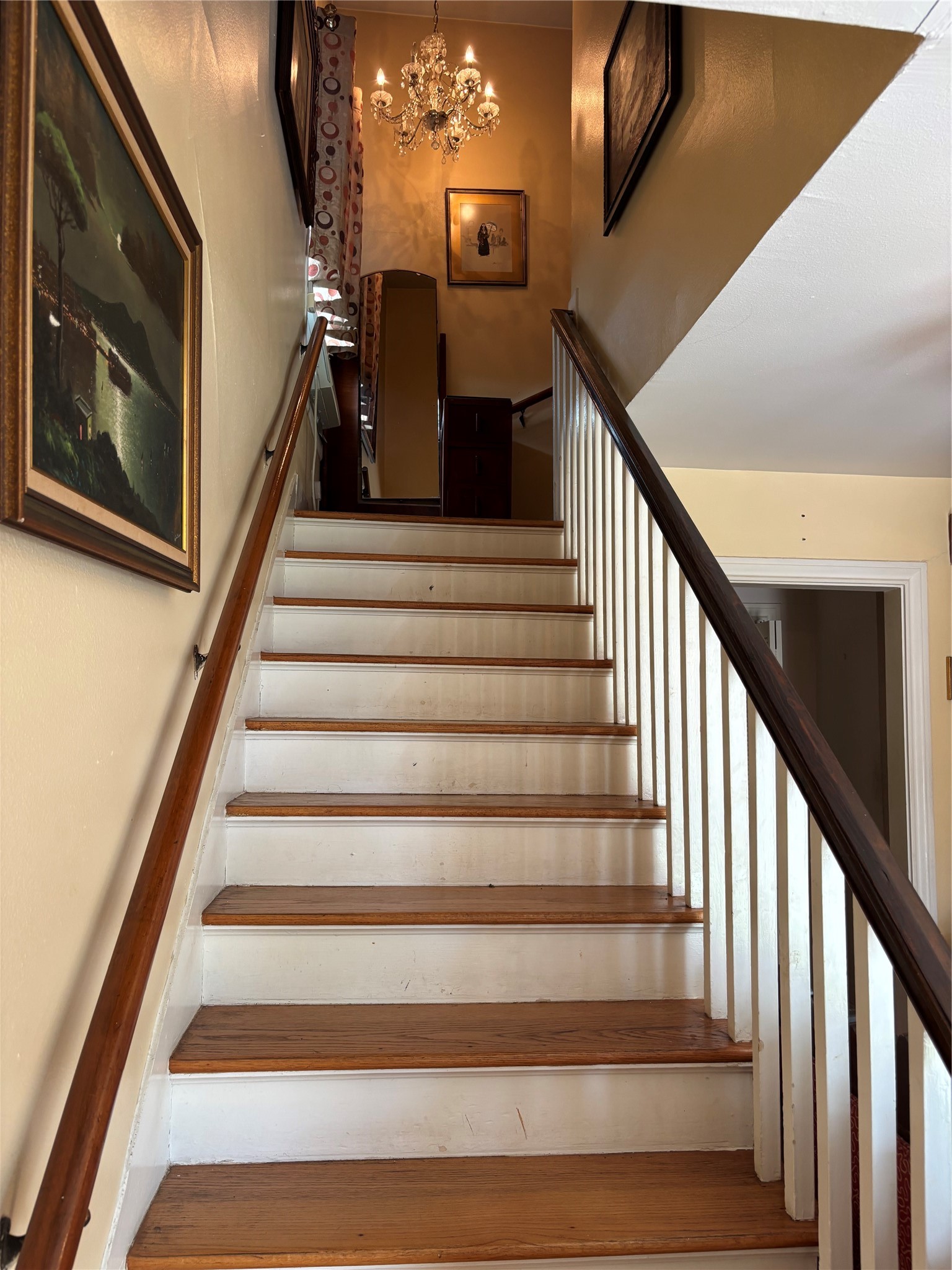 Entrance Stairway to 2nd Floor Entrance Stairway to 2nd Floor
