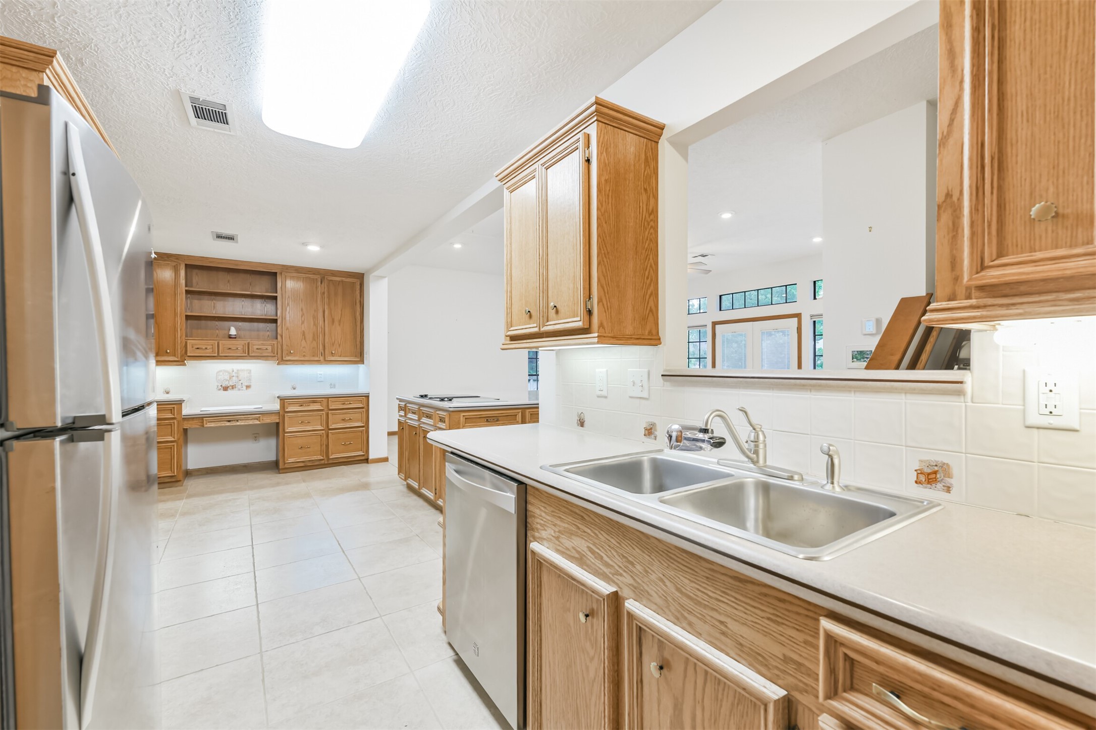 252 Springs Edge Drive, Montgomery, TX 77356