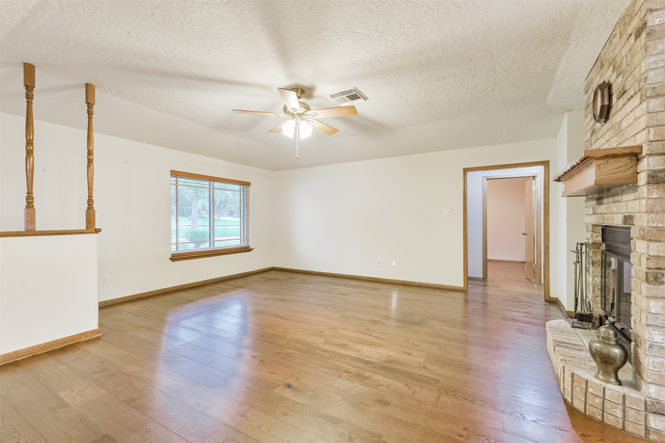 252 Springs Edge Drive, Montgomery, TX 77356