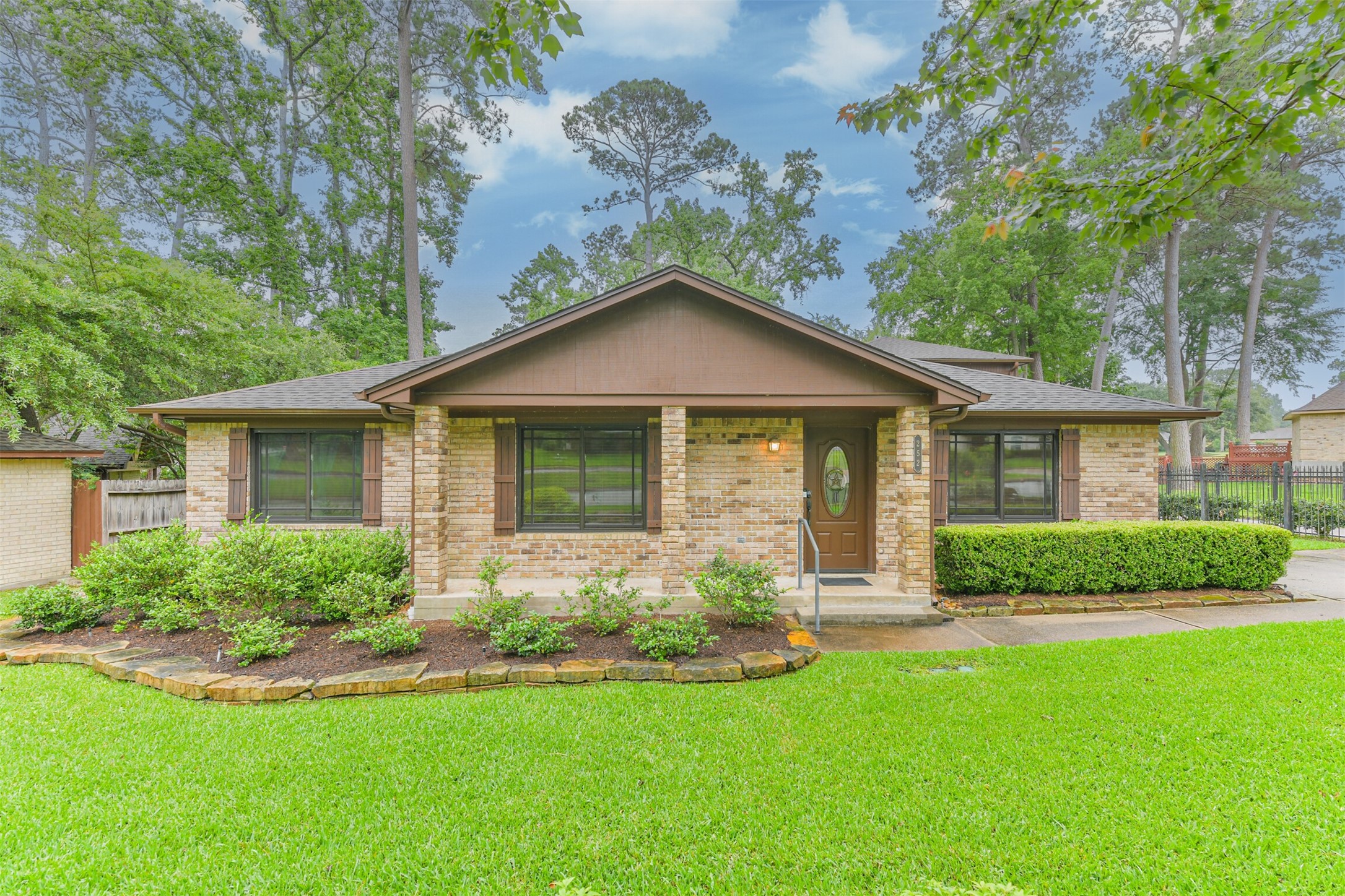 252 Springs Edge Drive, Montgomery, TX 77356 252 Springs Edge Drive, Montgomery, TX 77356