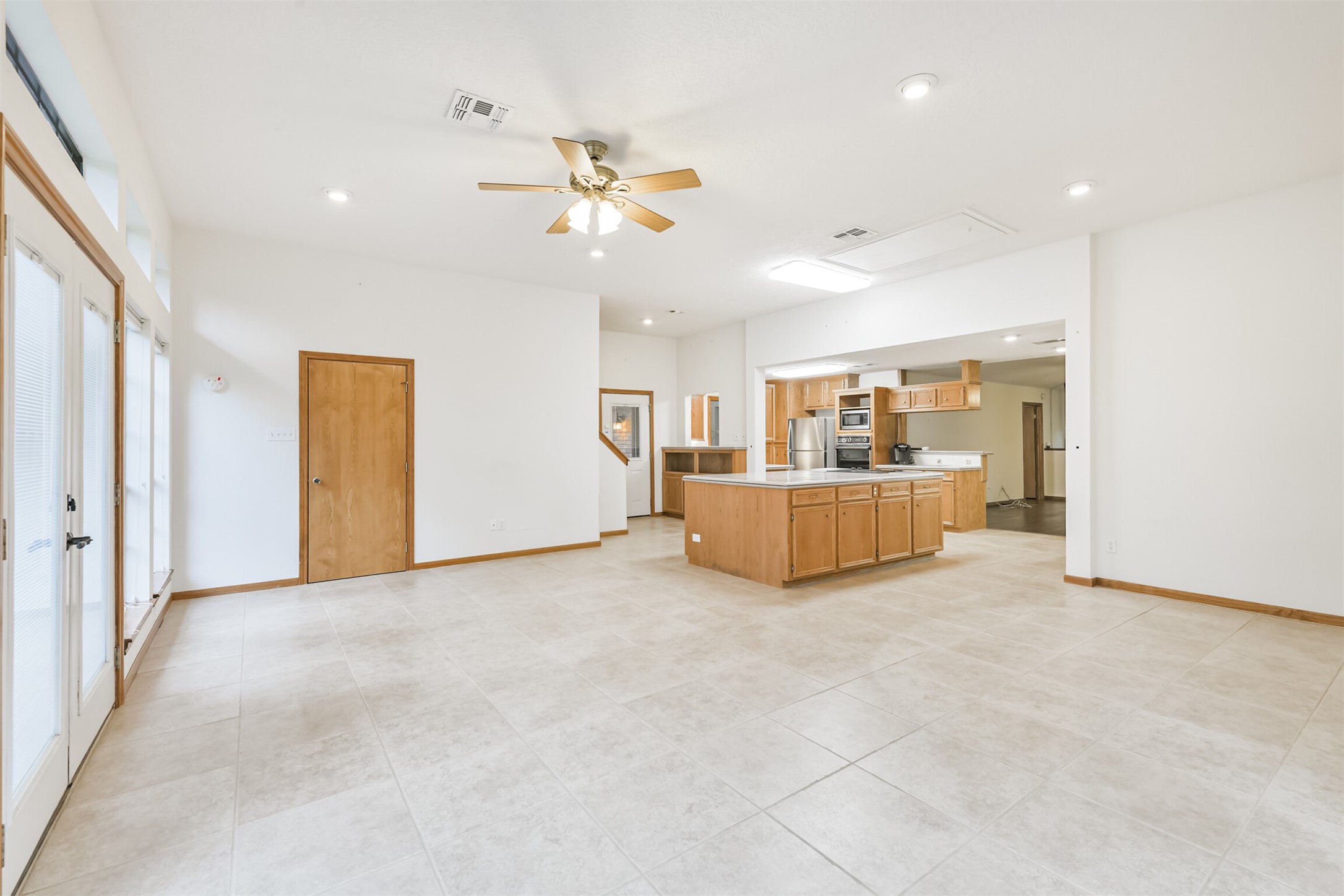252 Springs Edge Drive, Montgomery, TX 77356