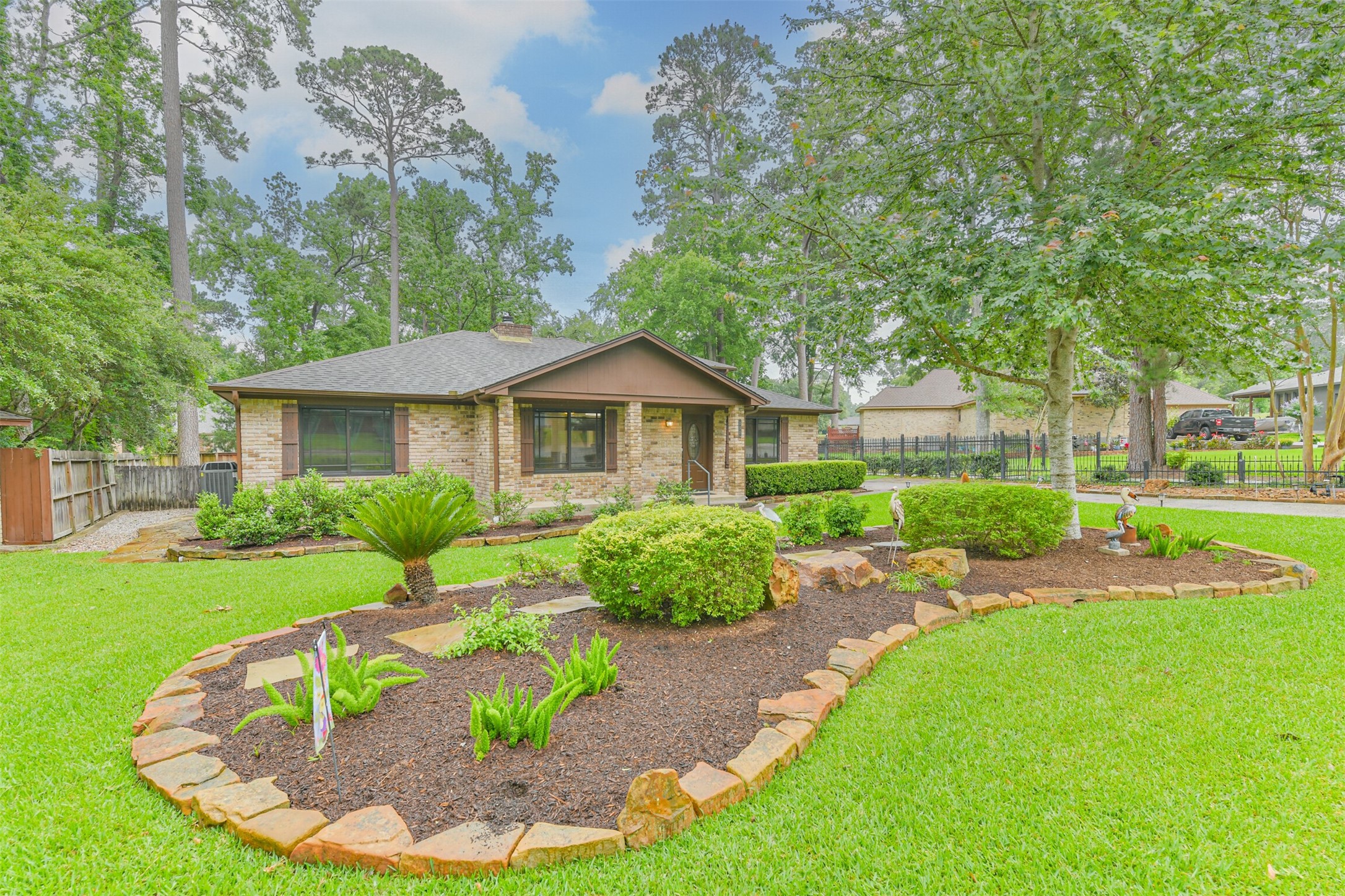 252 Springs Edge Drive, Montgomery, TX 77356