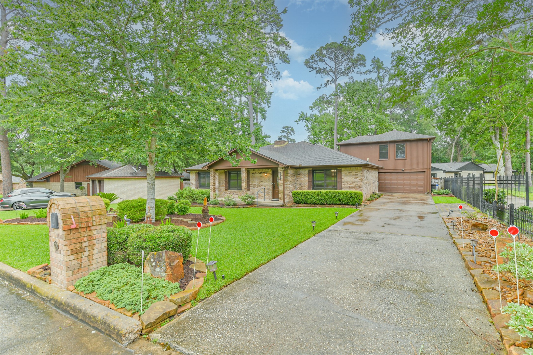 252 Springs Edge Drive, Montgomery, TX 77356