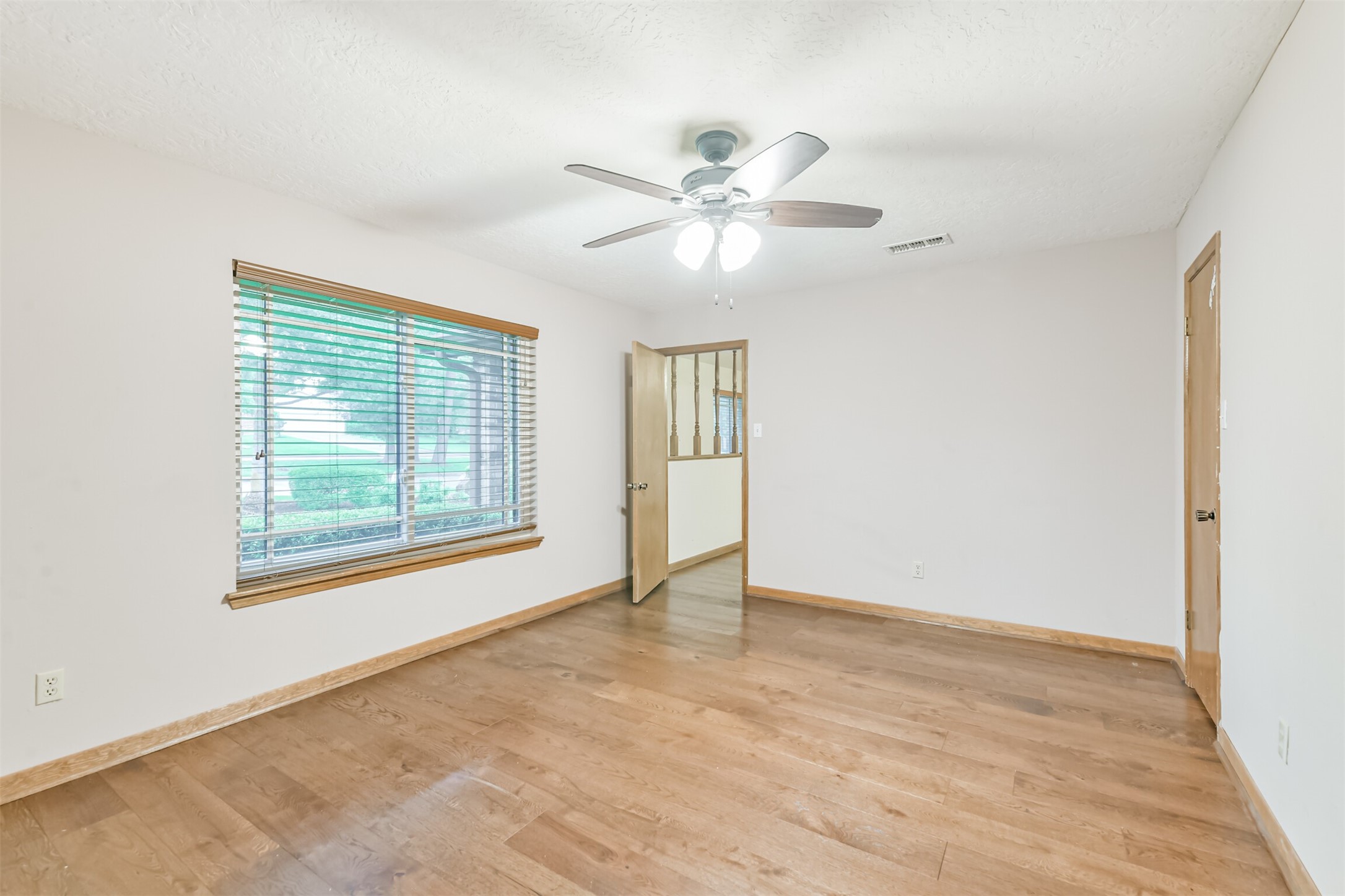 252 Springs Edge Drive, Montgomery, TX 77356