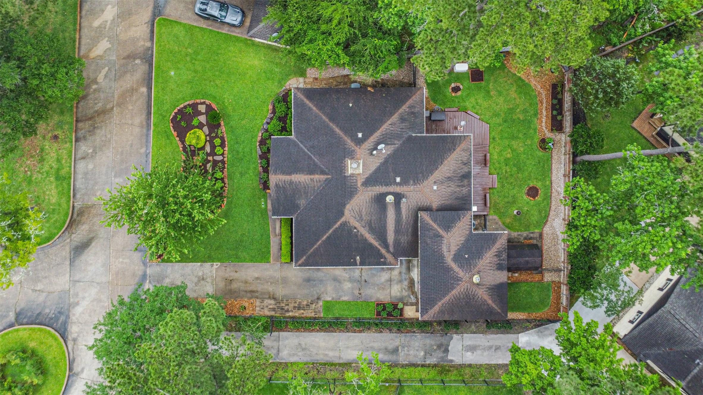 252 Springs Edge Drive, Montgomery, TX 77356