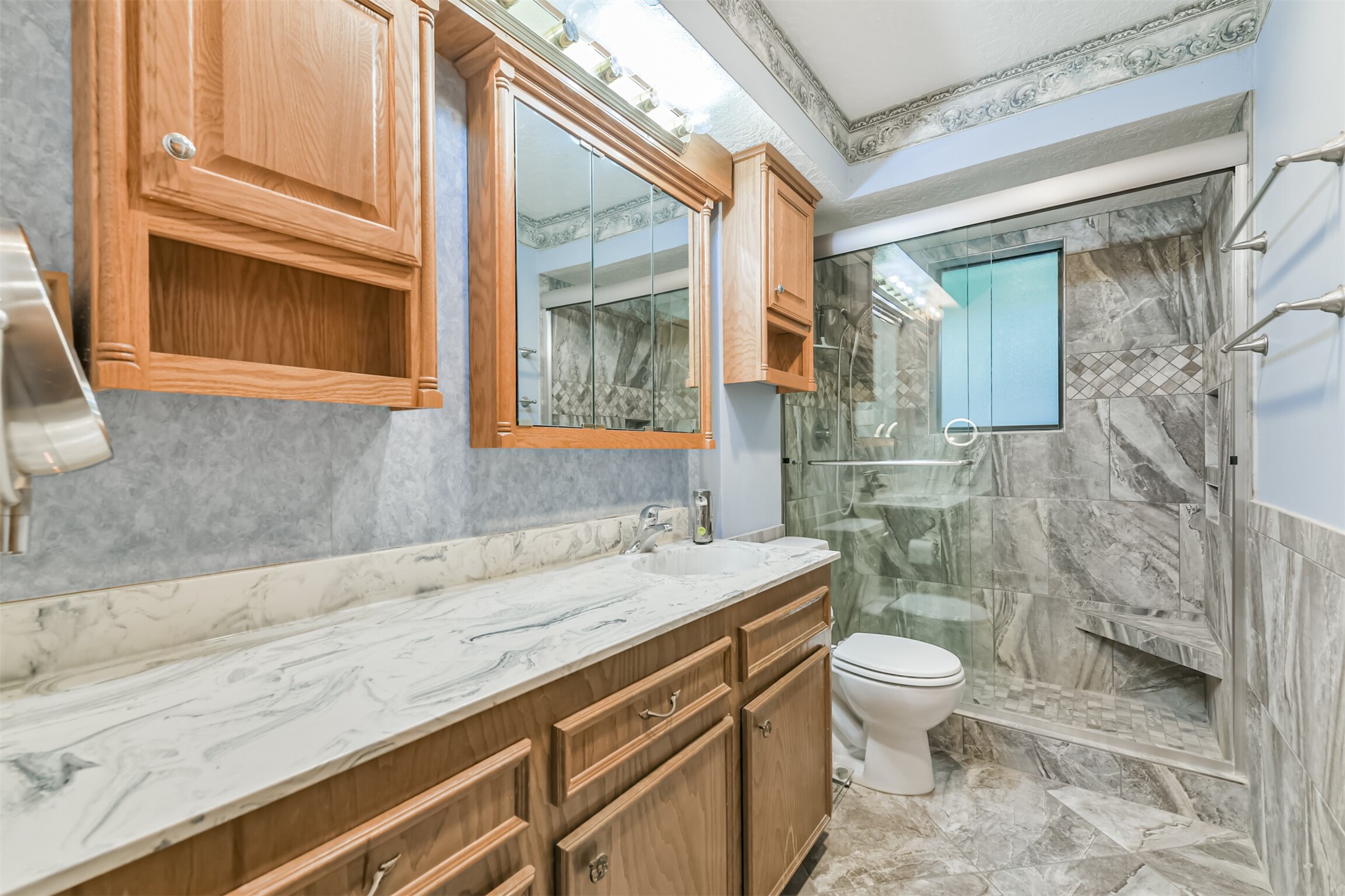 252 Springs Edge Drive, Montgomery, TX 77356