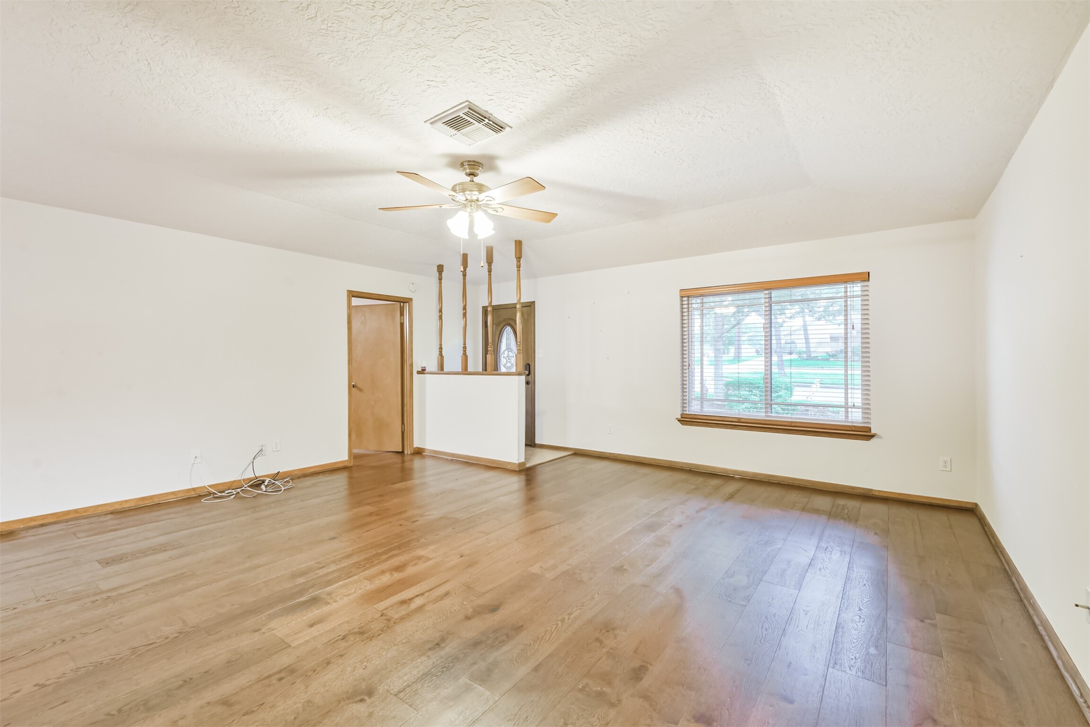 252 Springs Edge Drive, Montgomery, TX 77356