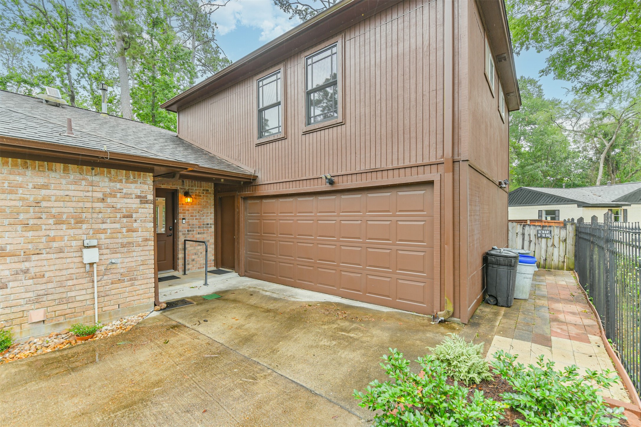 252 Springs Edge Drive, Montgomery, TX 77356