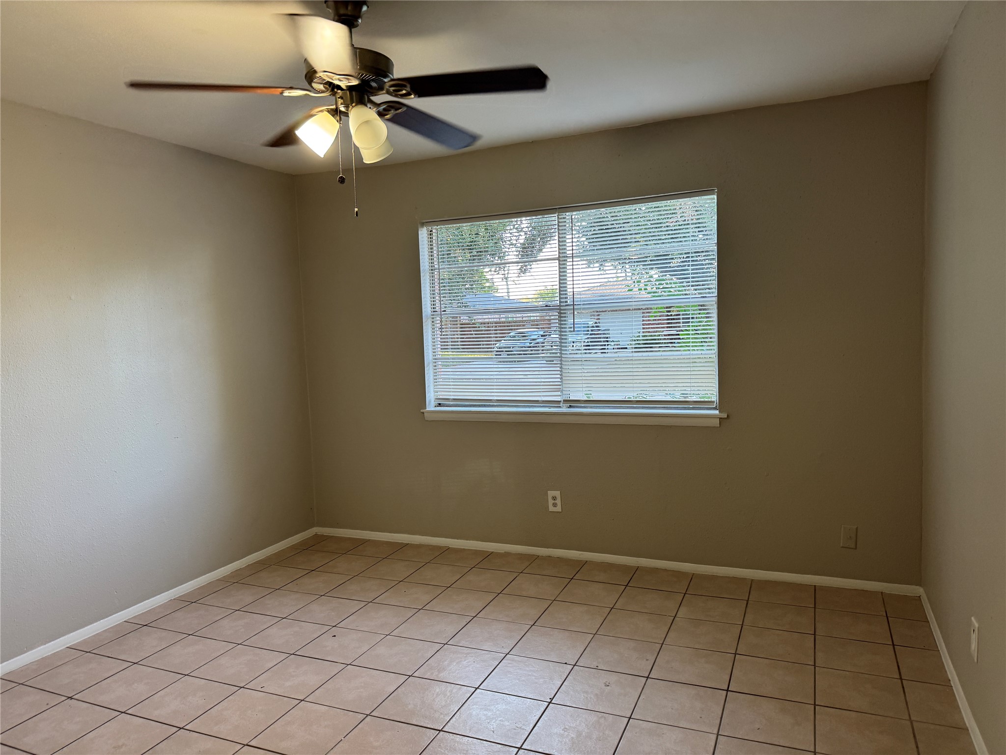 606 Linda Lane, Alvin, TX 77511