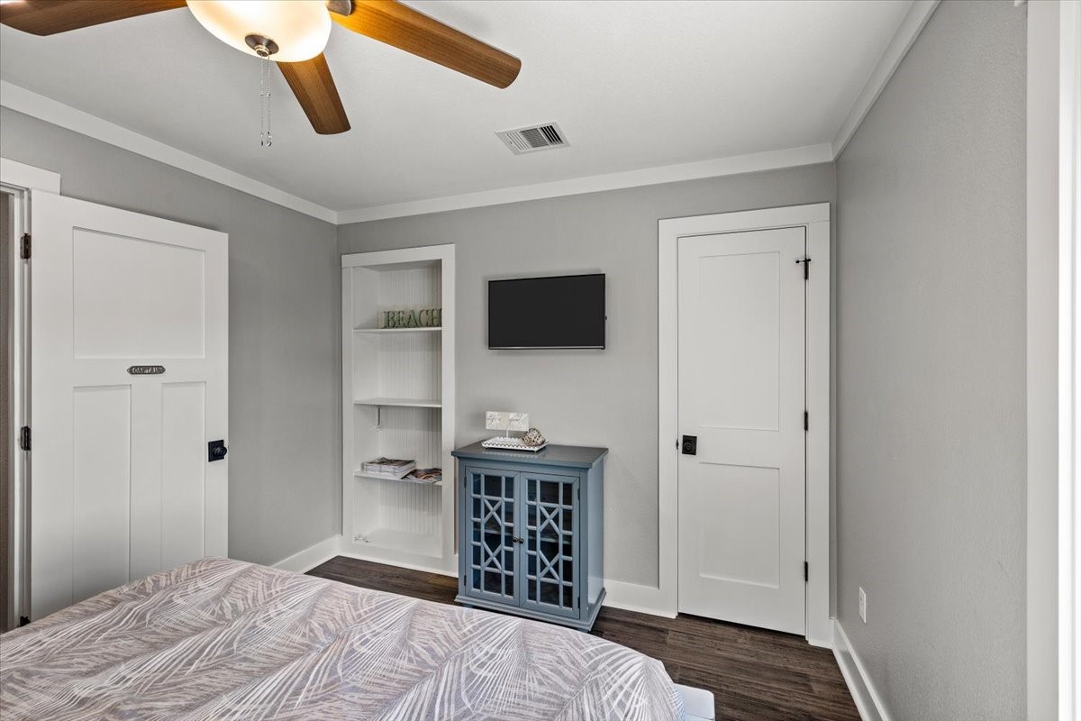All of the bedroom have TV's with Roku