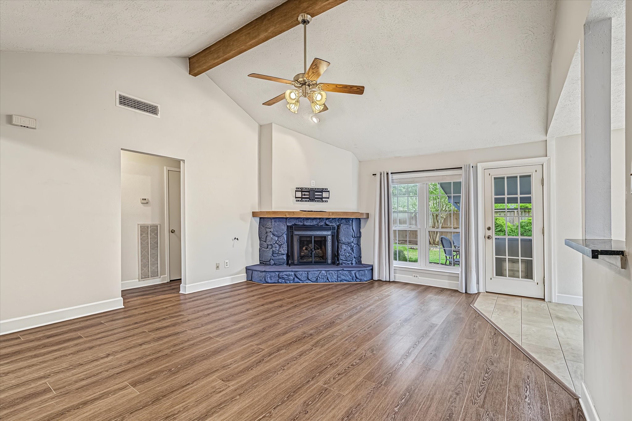2803 Custer Drive, League City, TX 77573 2803 Custer Drive, League City, TX 77573