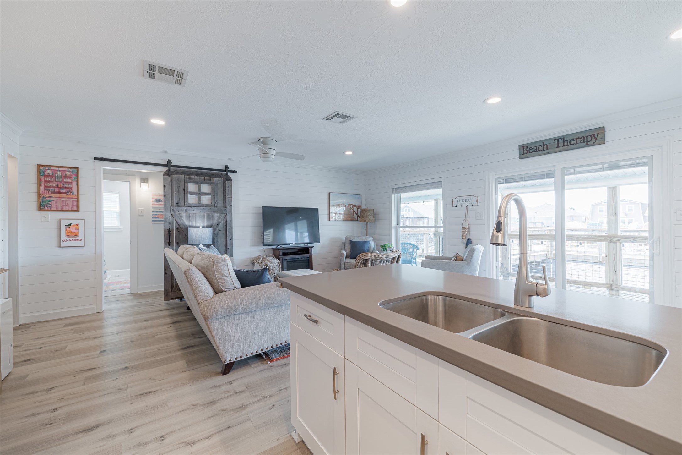 1021 Redfish Street, Hitchcock, TX 77563