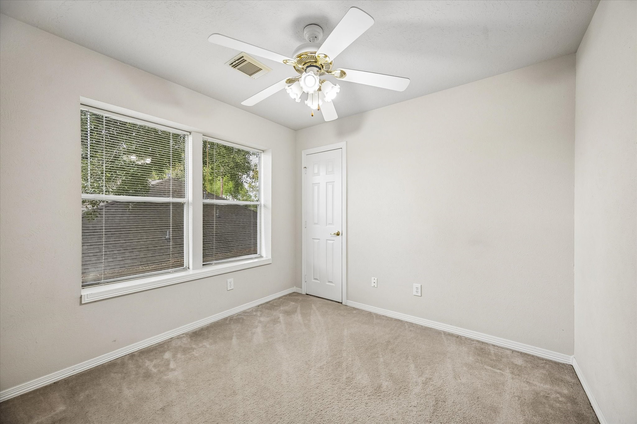 3122 Woodcreek Glen Lane, Houston, TX 77073