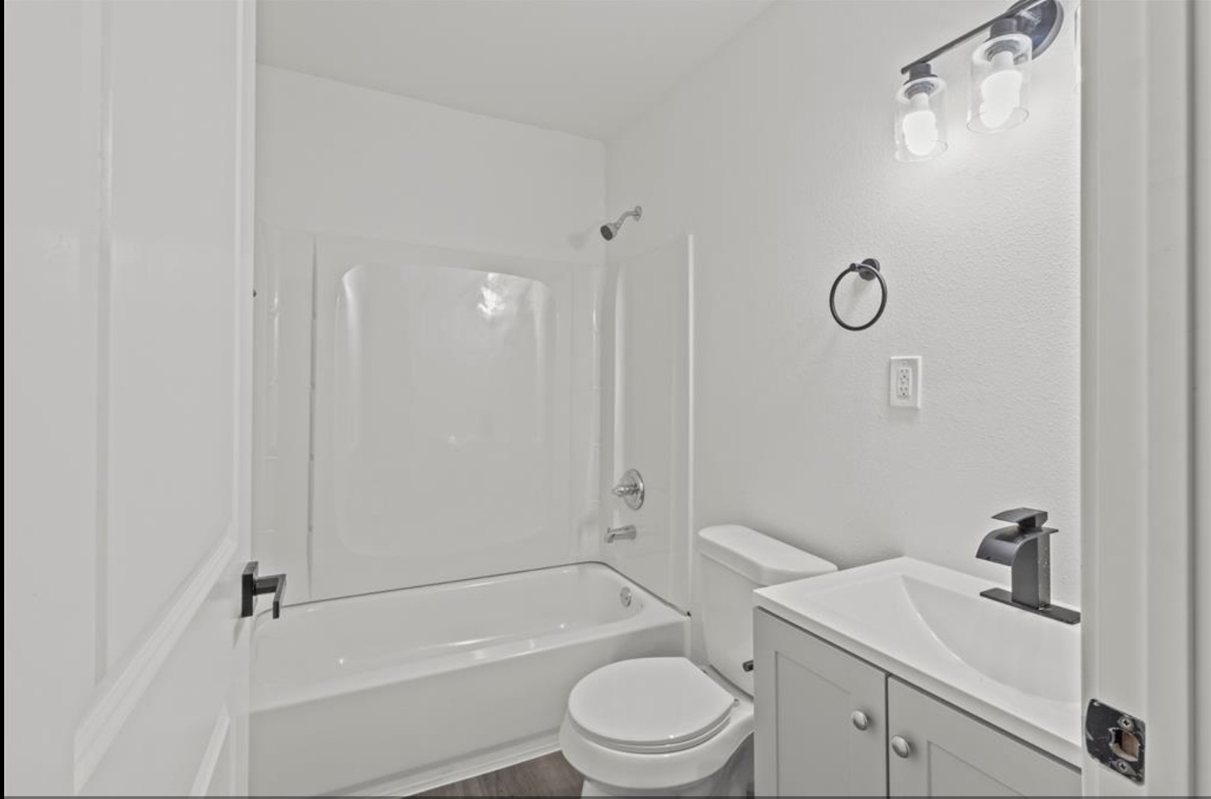 805 19TH Avenue N, Texas City, TX 77590