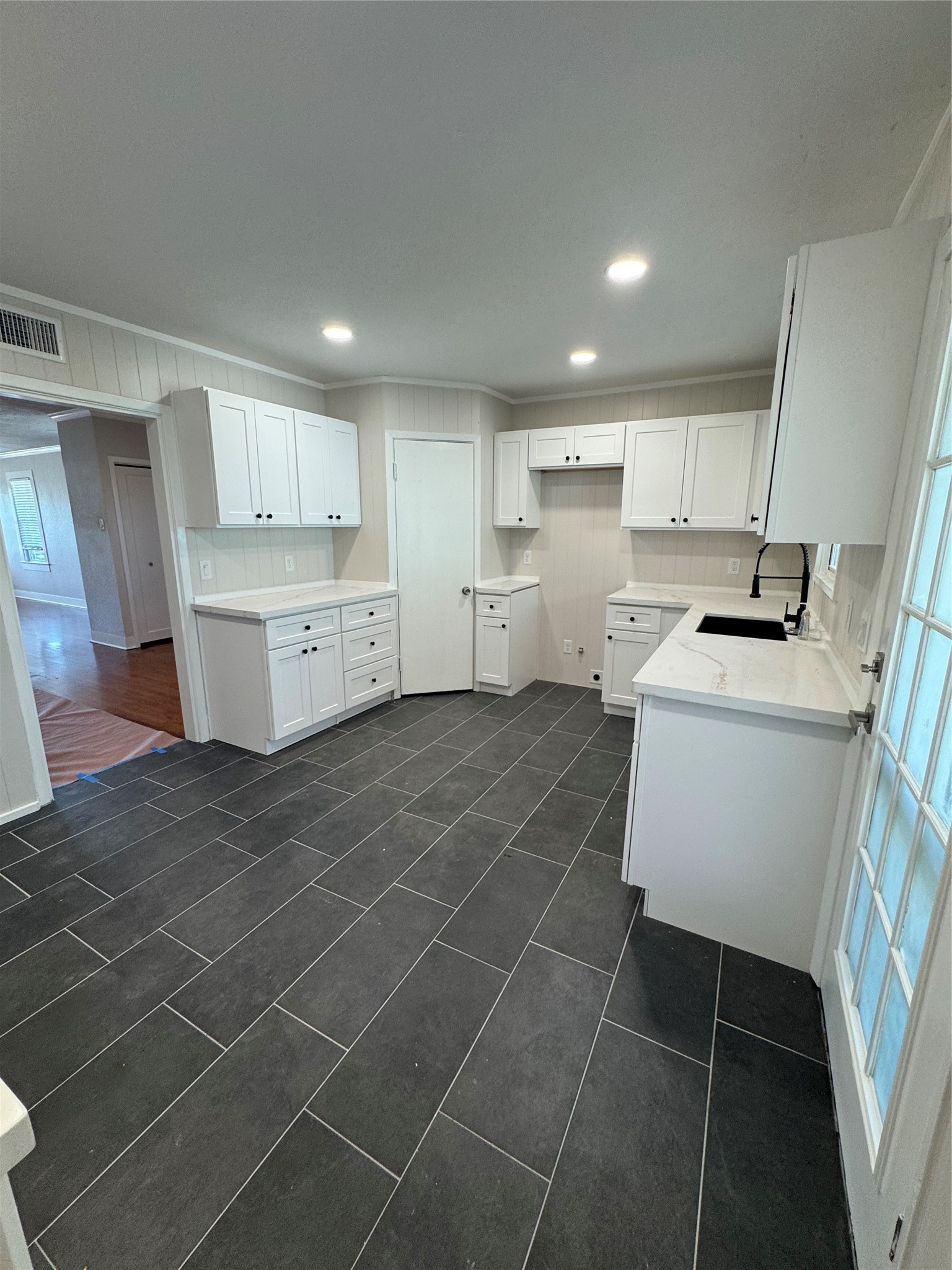 New kitchen and appliances