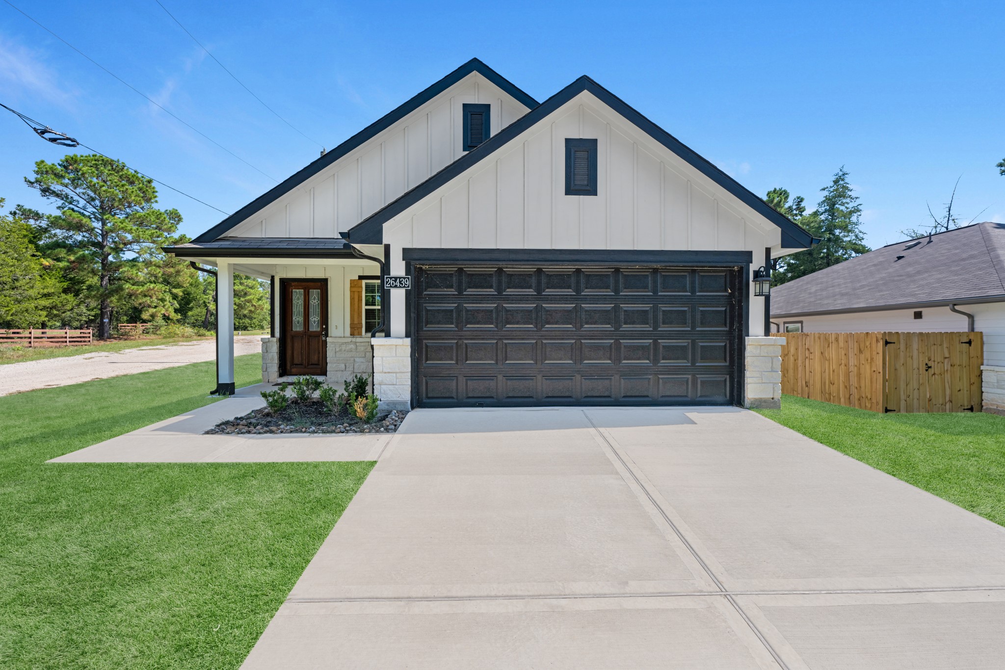 26439 Lakeshore Drive, Hempstead, TX 77445