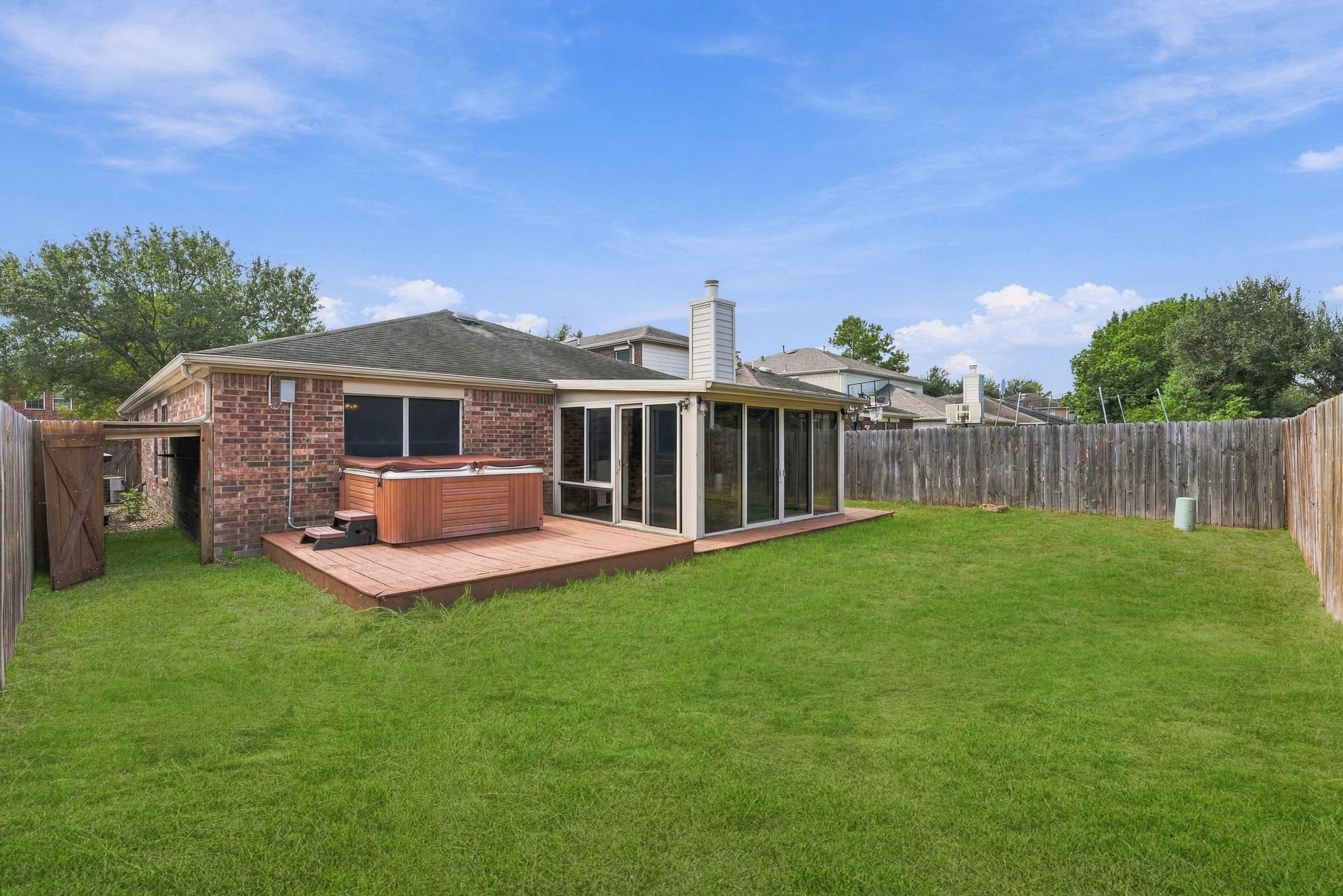 17438 Hoover Gardens Drive, Houston, TX 77095