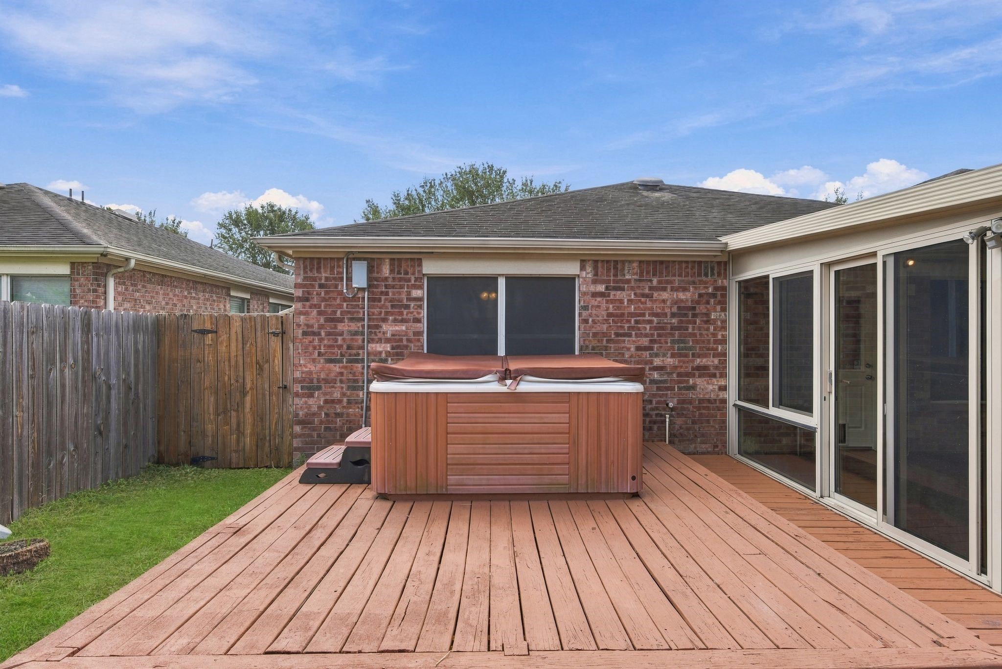 17438 Hoover Gardens Drive, Houston, TX 77095