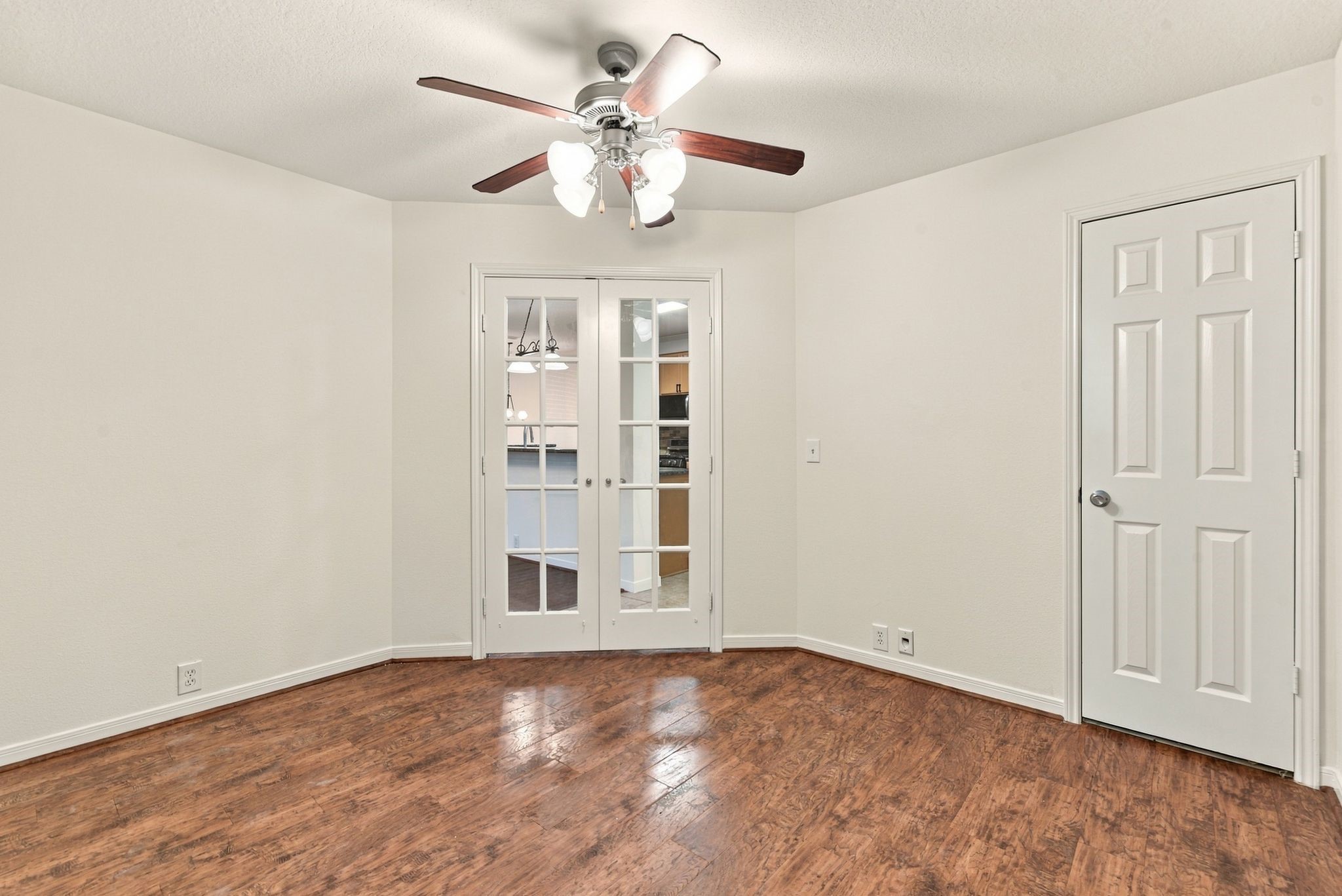 17438 Hoover Gardens Drive, Houston, TX 77095