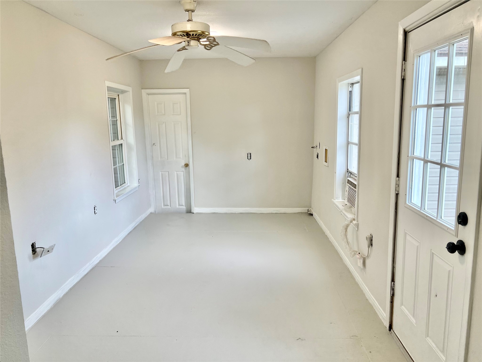 Flex room that could easily be a fourth bedroom or a game room or utility/mud room, come and make it your own.