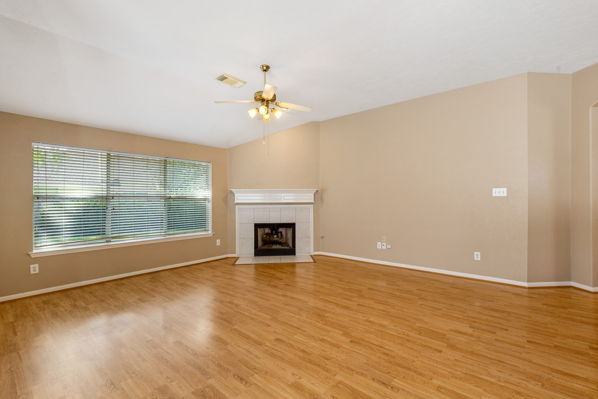 1106 Kerri Court, Sugar Land, TX 77479 1106 Kerri Court, Sugar Land, TX 77479